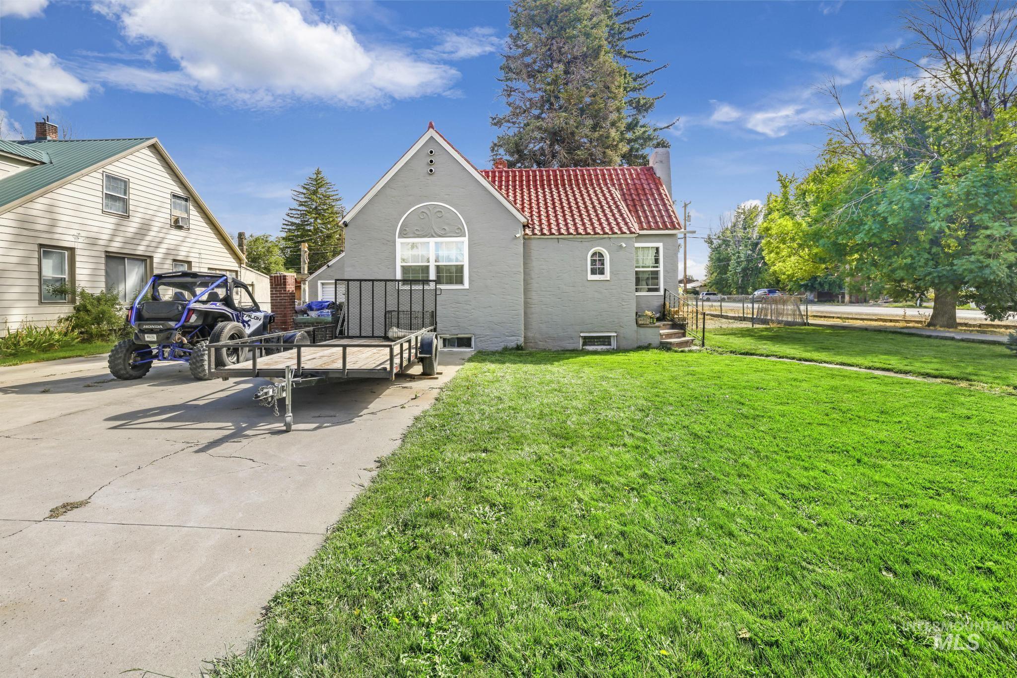 602 4th Avenue East, Gooding, Idaho 83330, 2 Bedrooms, 1 Bathroom, Residential For Sale, Price $259,990, 98963256