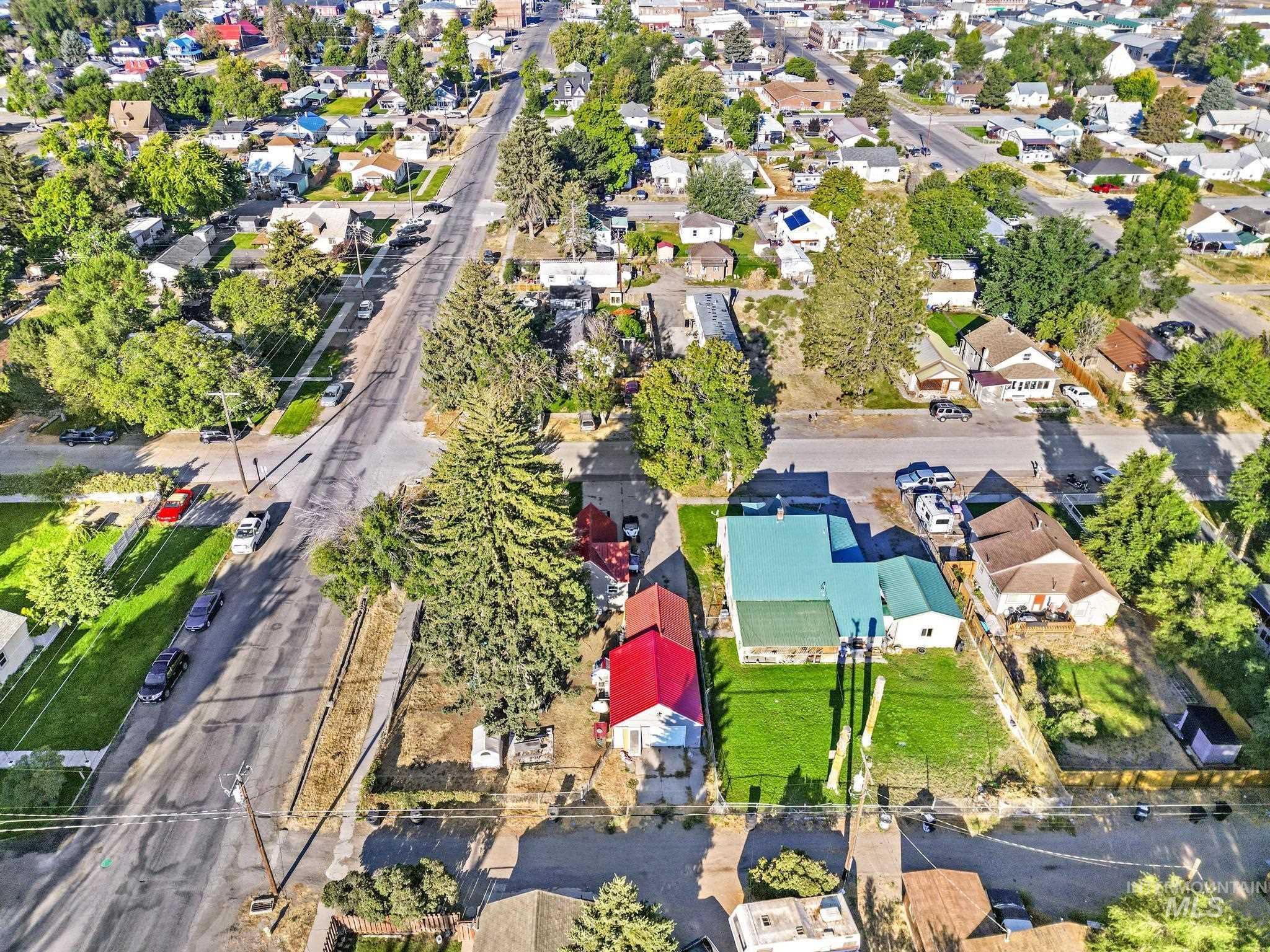 602 4th Avenue East, Gooding, Idaho 83330, 2 Bedrooms, 1 Bathroom, Residential For Sale, Price $259,990, 98963256