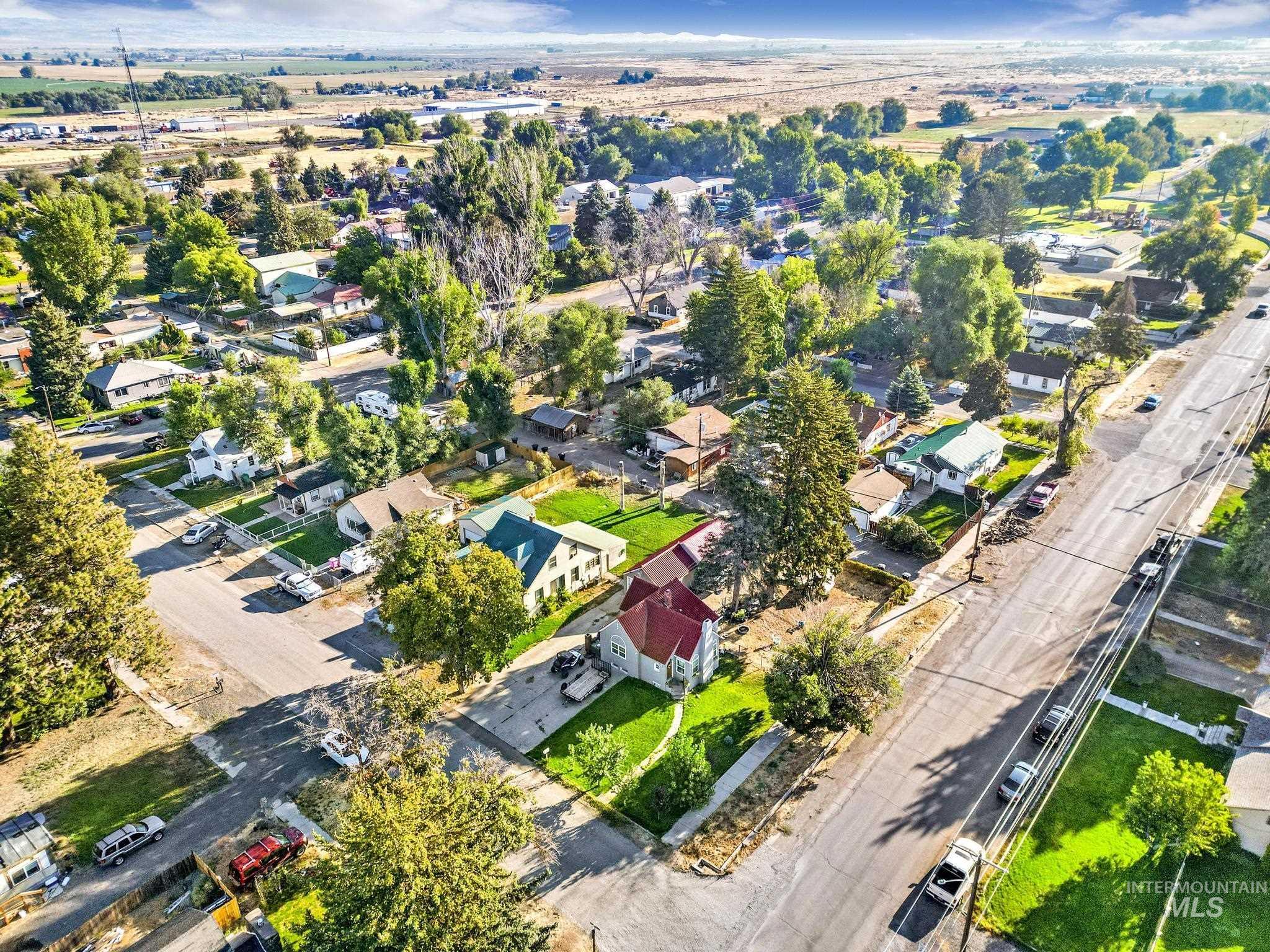 602 4th Avenue East, Gooding, Idaho 83330, 2 Bedrooms, 1 Bathroom, Residential For Sale, Price $259,990, 98963256