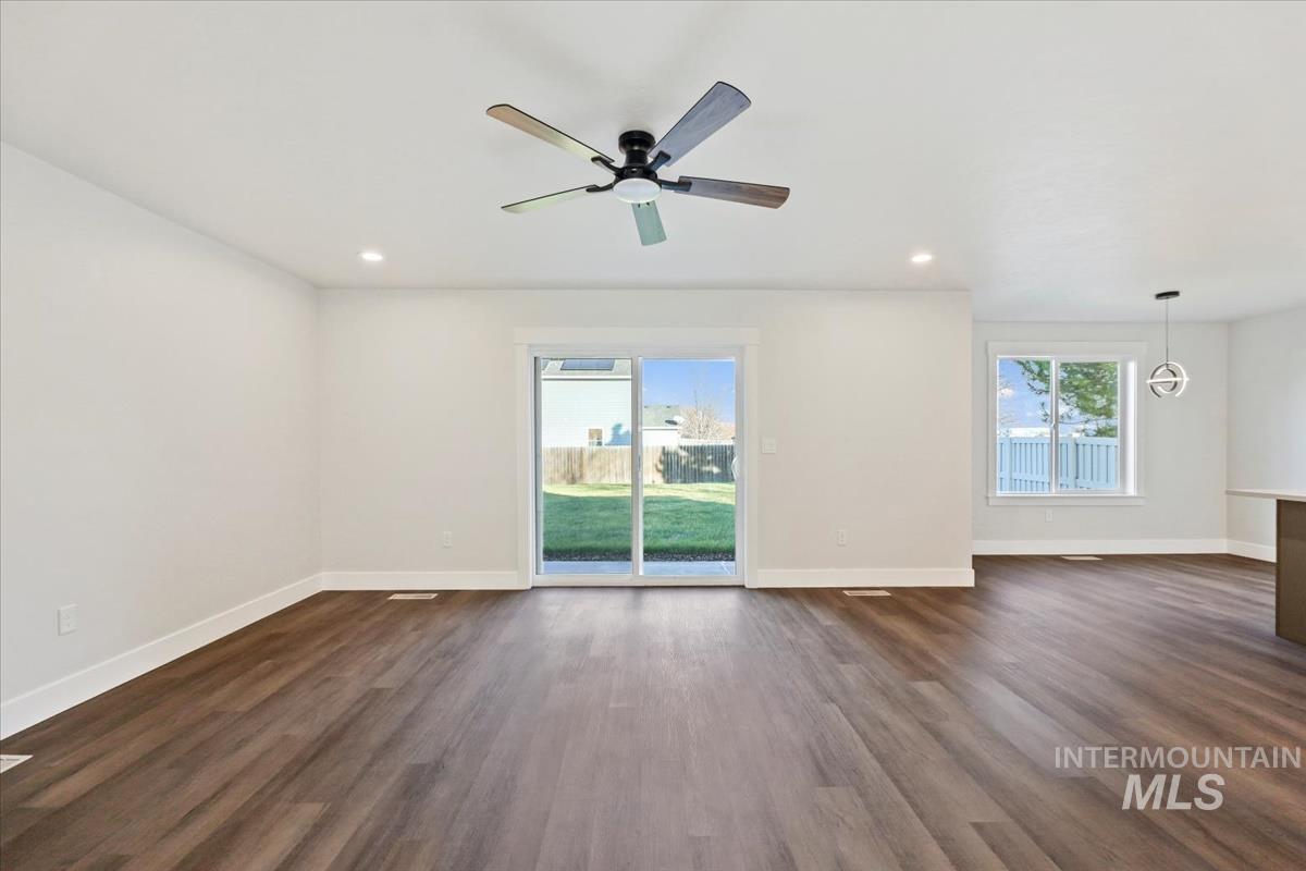 12510 Ochoco St, Nampa, Idaho 83651, 3 Bedrooms, 2.5 Bathrooms, Residential For Sale, Price $399,900,MLS 98963282