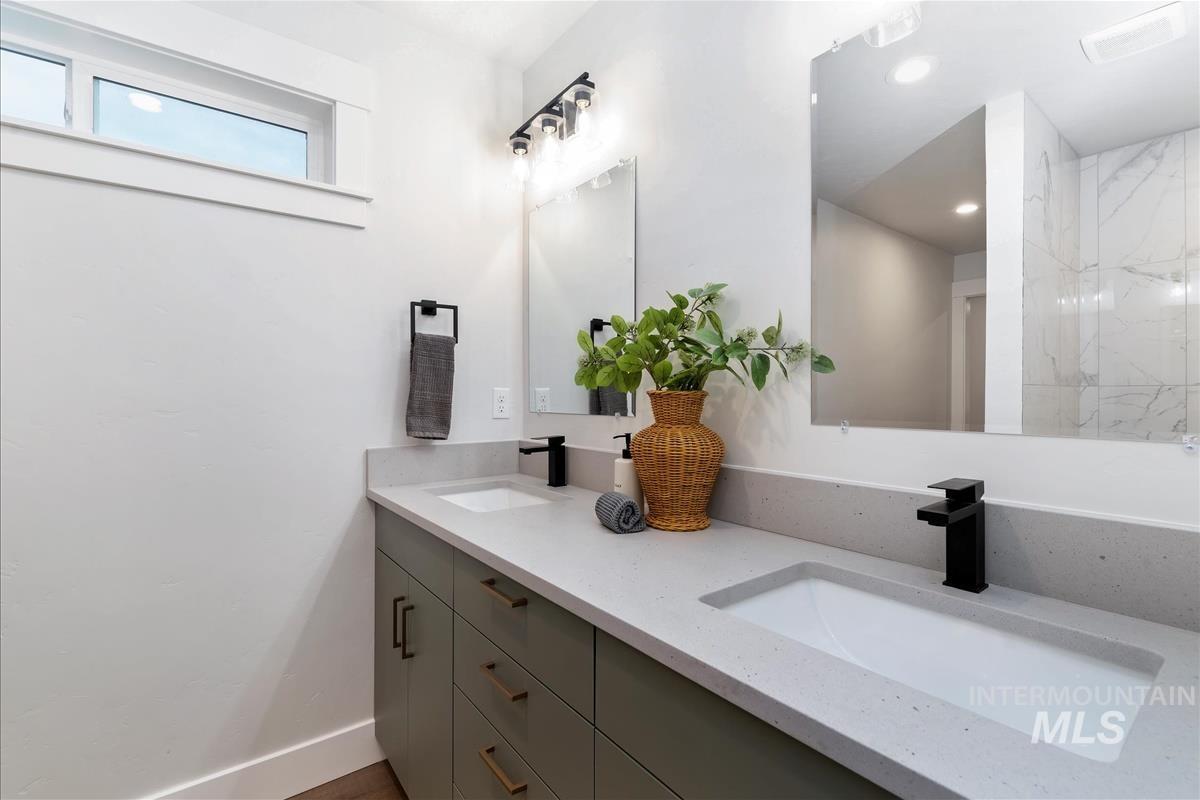 12510 Ochoco St, Nampa, Idaho 83651, 3 Bedrooms, 2.5 Bathrooms, Residential For Sale, Price $399,900,MLS 98963282