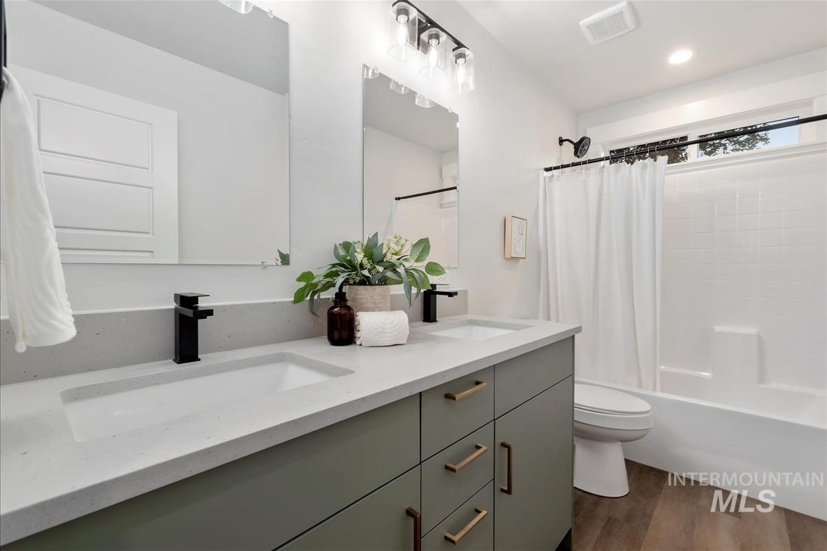 12510 Ochoco St, Nampa, Idaho 83651, 3 Bedrooms, 2.5 Bathrooms, Residential For Sale, Price $399,900,MLS 98963282