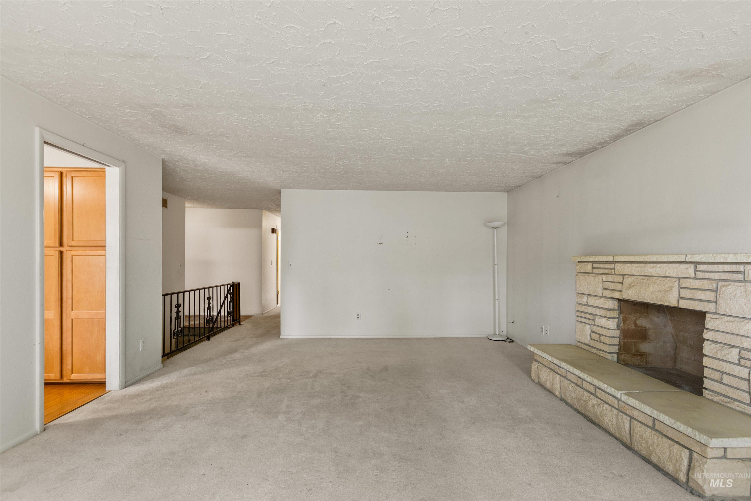 10866 W Sandhurst Dr, Boise, Idaho 83709-0263, 5 Bedrooms, 3 Bathrooms, Residential For Sale, Price $499,900,MLS 98963294