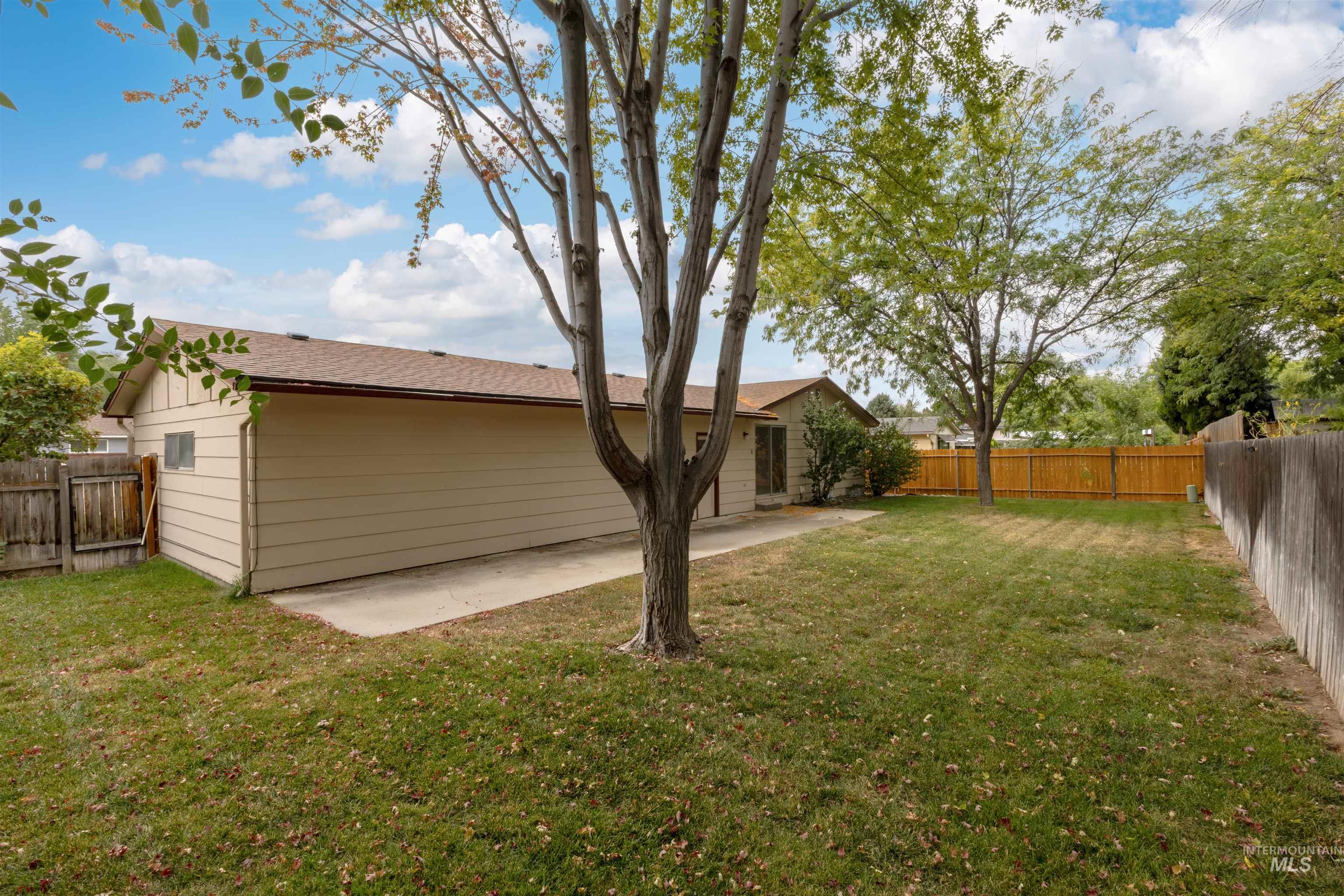 10866 W Sandhurst Dr, Boise, Idaho 83709-0263, 5 Bedrooms, 3 Bathrooms, Residential For Sale, Price $499,900,MLS 98963294