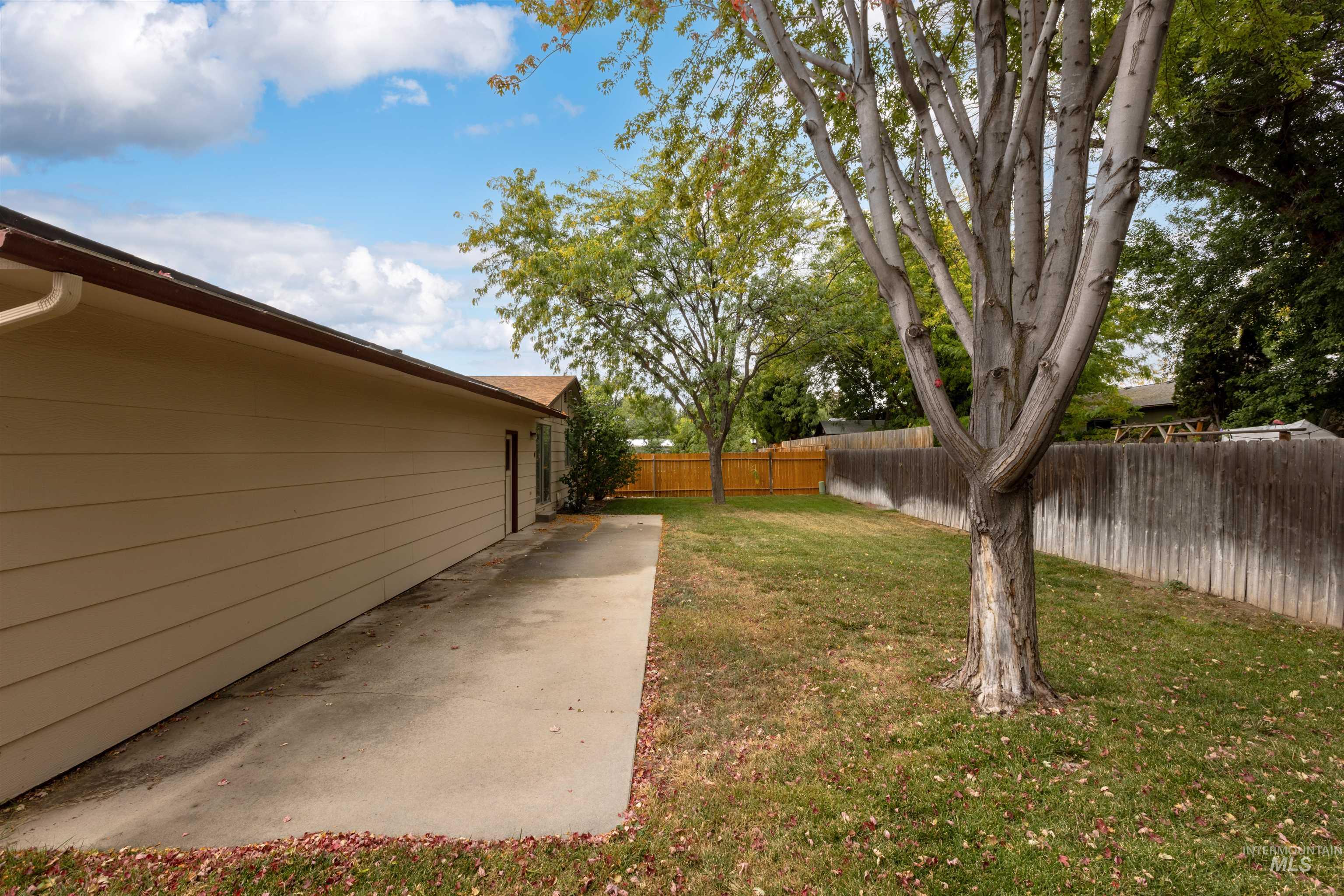 10866 W Sandhurst Dr, Boise, Idaho 83709-0263, 5 Bedrooms, 3 Bathrooms, Residential For Sale, Price $499,900,MLS 98963294