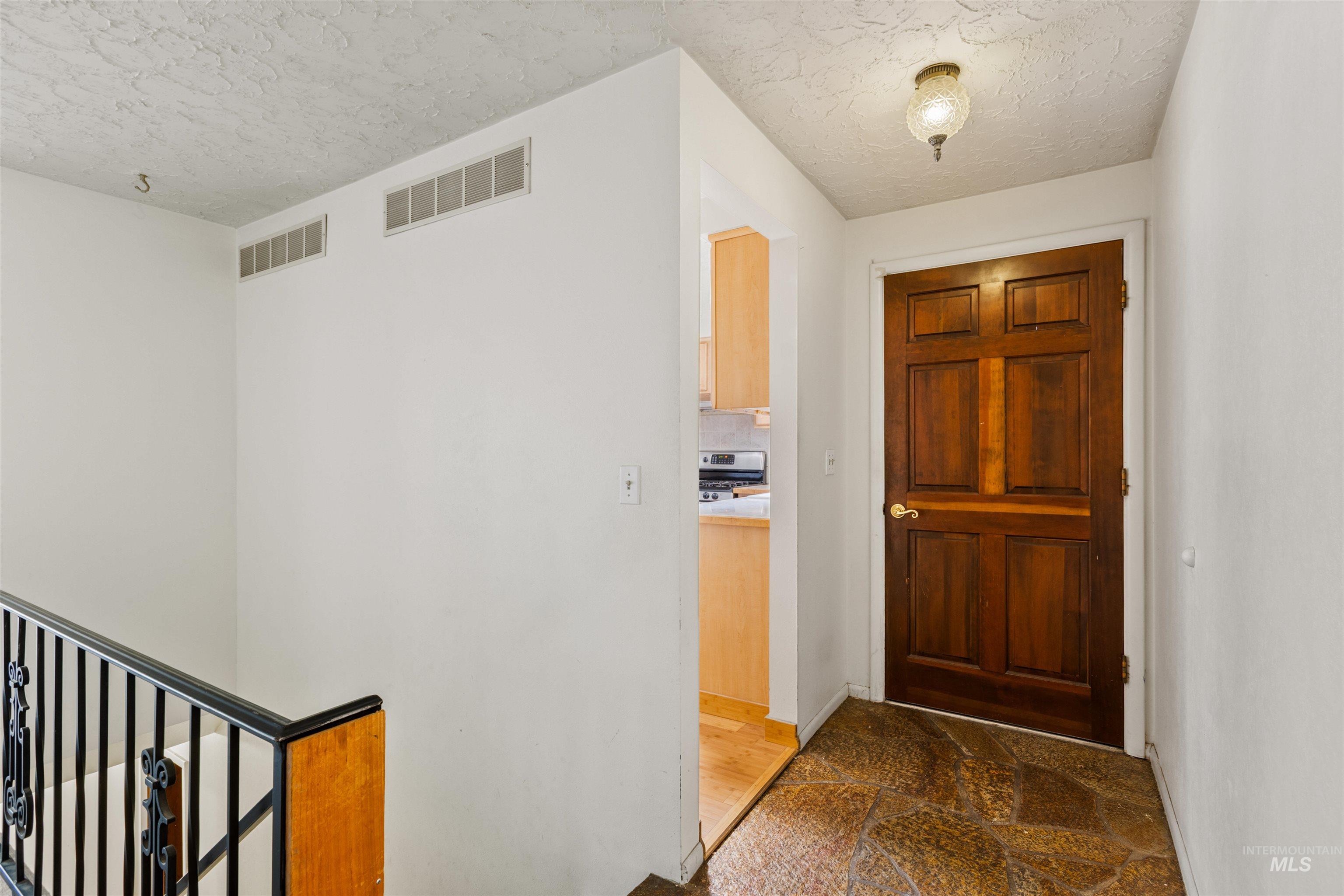 10866 W Sandhurst Dr, Boise, Idaho 83709-0263, 5 Bedrooms, 3 Bathrooms, Residential For Sale, Price $499,900,MLS 98963294