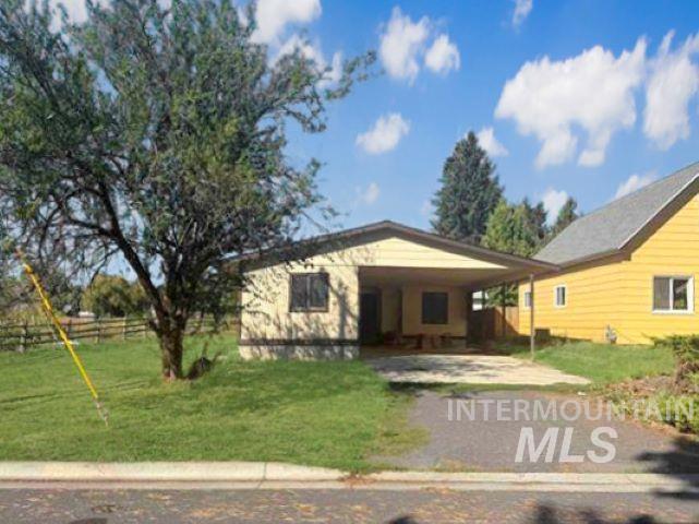 1920 E F St, Moscow, Idaho 83843, 4 Bedrooms, 2 Bathrooms, Residential For Sale, Price $285,000,MLS 98963315