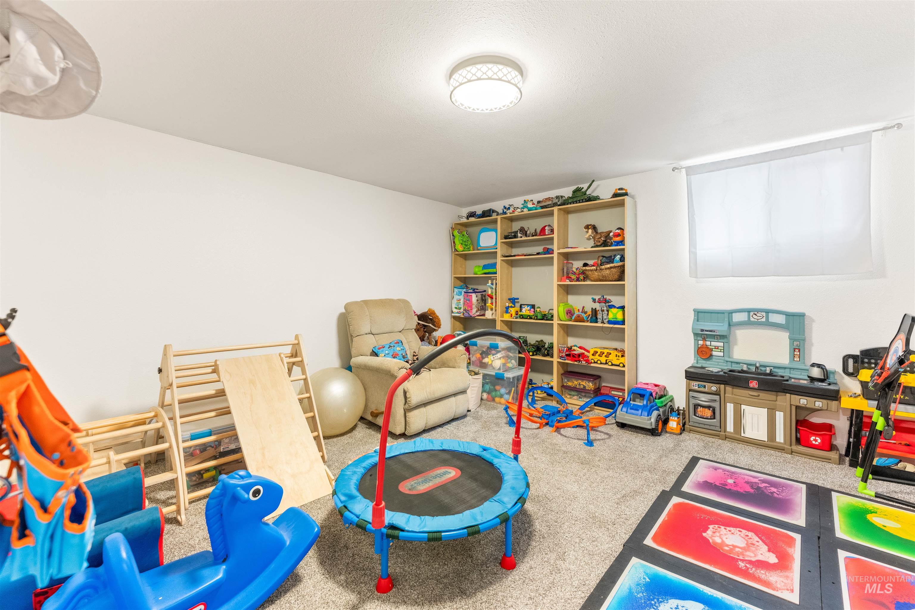 414 E 2nd Street, Emmett, Idaho 83617, 5 Bedrooms, 3 Bathrooms, Residential For Sale, Price $649,900,MLS 98963339