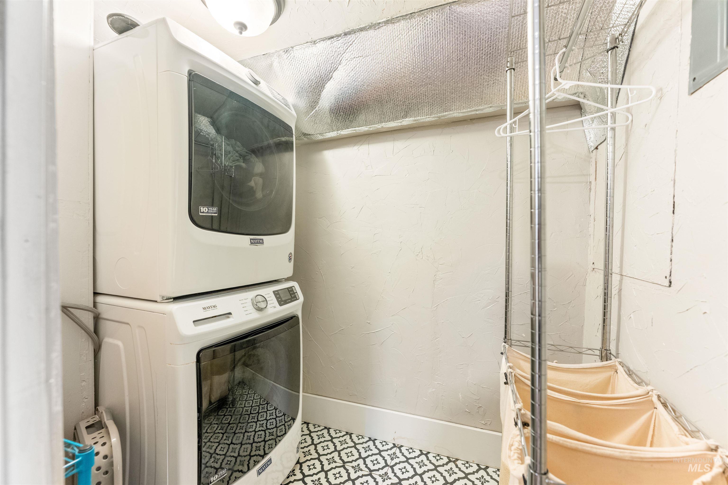 414 E 2nd Street, Emmett, Idaho 83617, 5 Bedrooms, 3 Bathrooms, Residential For Sale, Price $575,000, 98963339