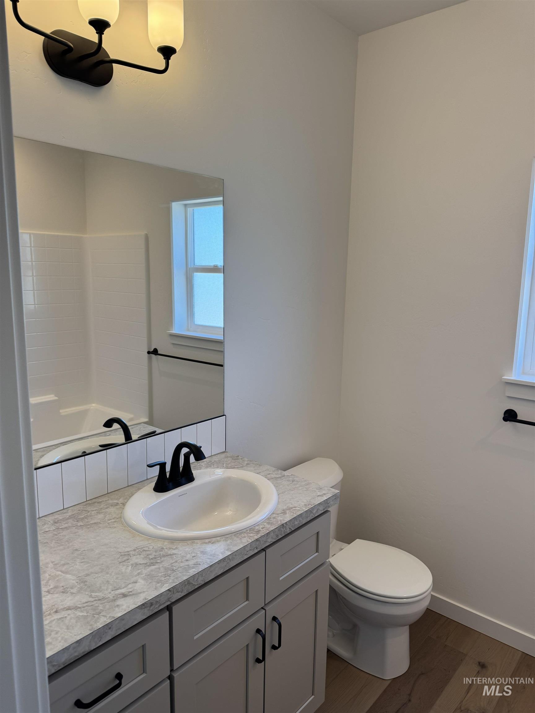 1295 Starlight Loop, Twin Falls, Idaho 83301, 3 Bedrooms, 2 Bathrooms, Residential For Sale, Price $399,900,MLS 98963351