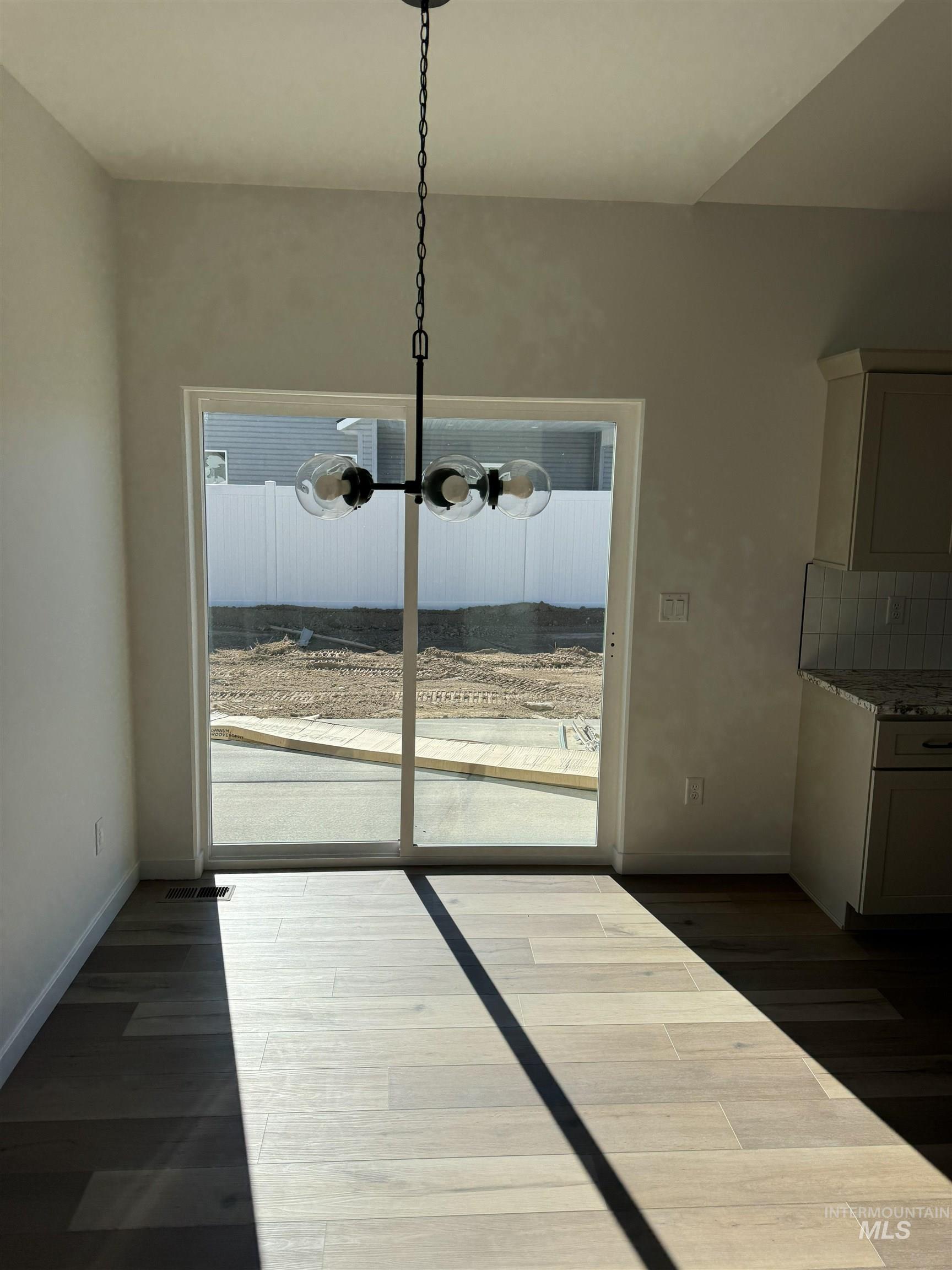 1295 Starlight Loop, Twin Falls, Idaho 83301, 3 Bedrooms, 2 Bathrooms, Residential For Sale, Price $399,800, 98963351