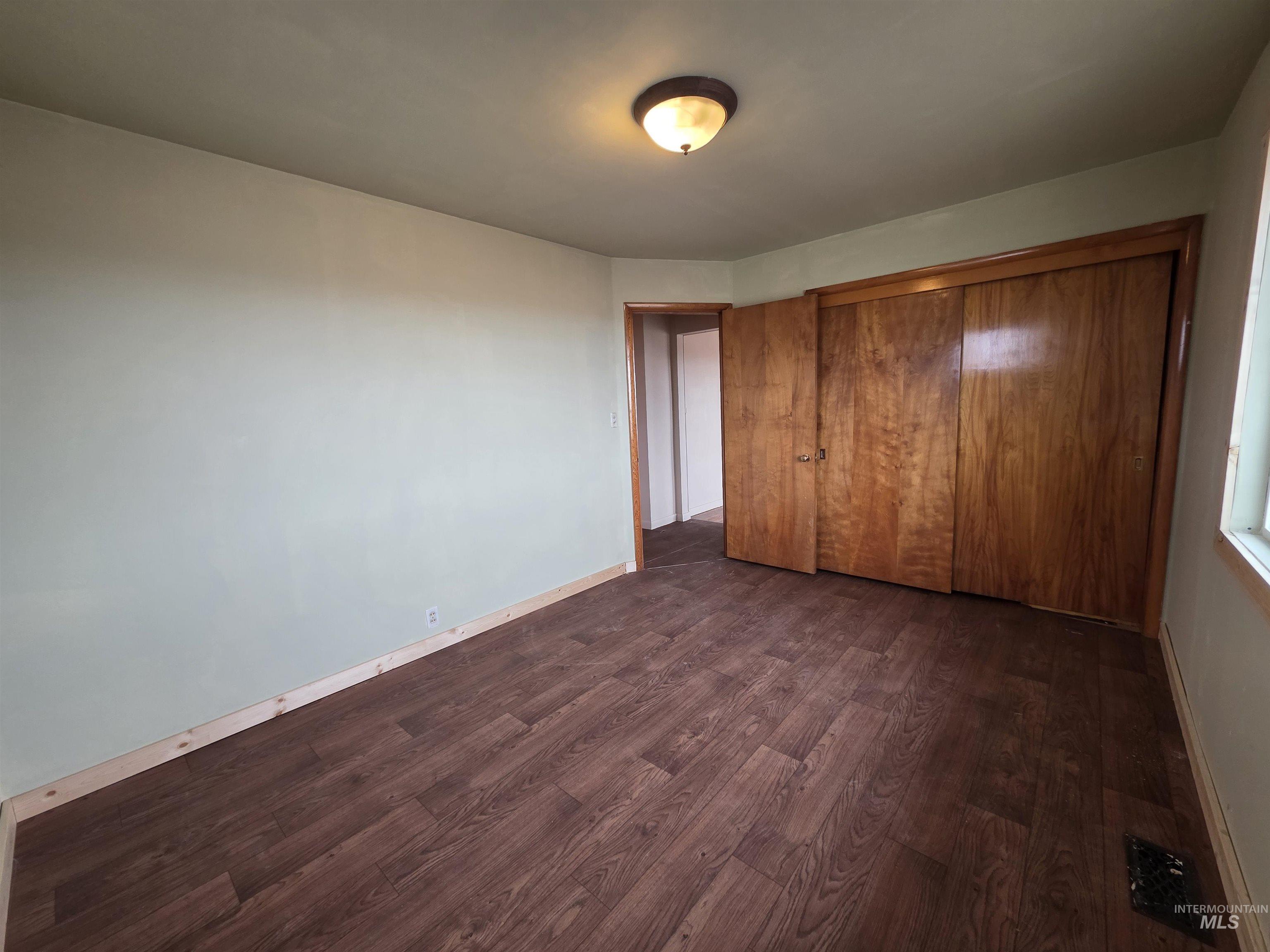 221 Juniper St, Buhl, Idaho 83316, 2 Bedrooms, 1 Bathroom, Residential For Sale, Price $260,000, 98963362