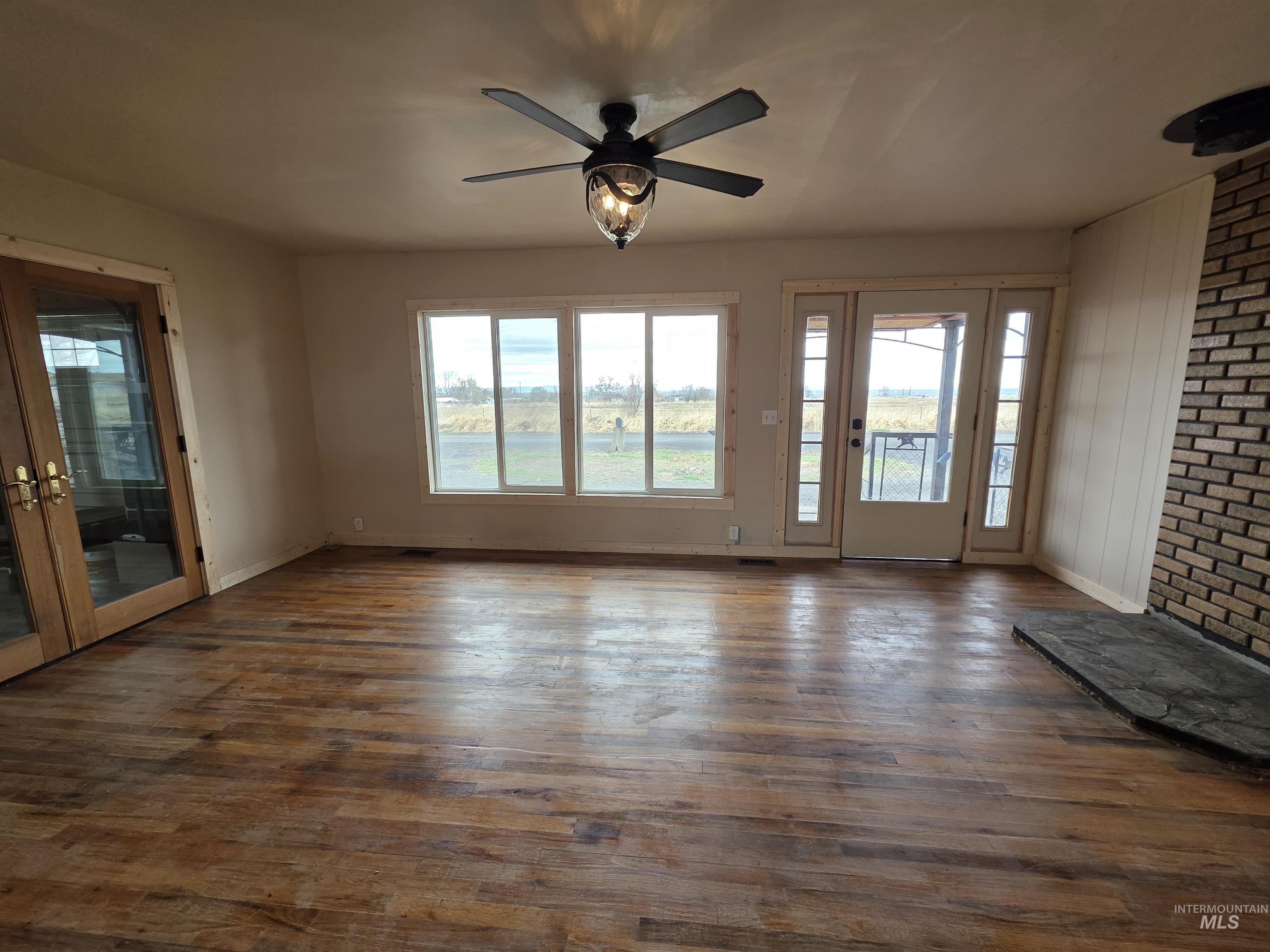 221 Juniper St, Buhl, Idaho 83316, 2 Bedrooms, 1 Bathroom, Residential For Sale, Price $260,000, 98963362