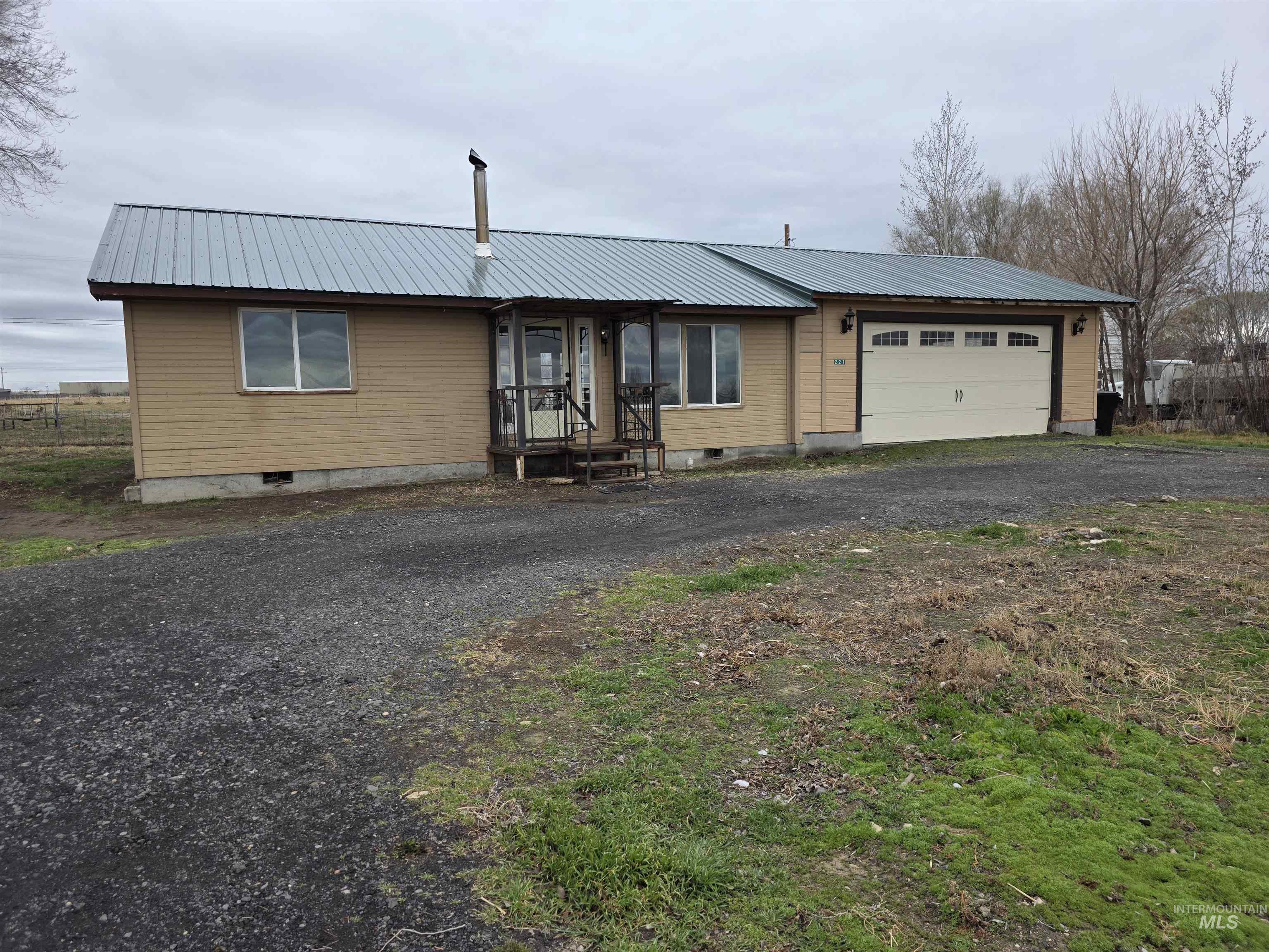221 Juniper St, Buhl, Idaho 83316, 2 Bedrooms, 1 Bathroom, Residential For Sale, Price $260,000, 98963362