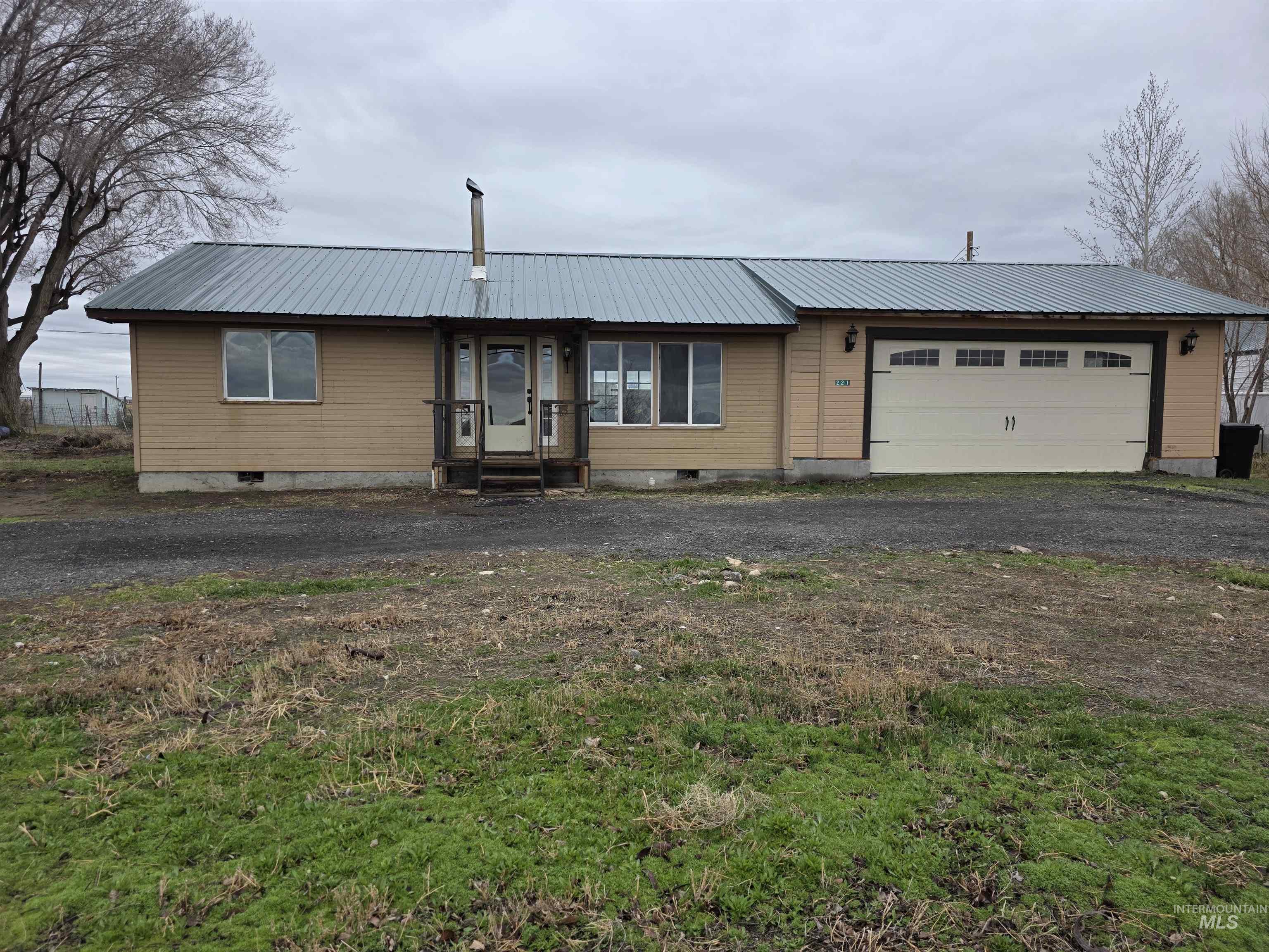 221 Juniper St, Buhl, Idaho 83316, 2 Bedrooms, 1 Bathroom, Residential For Sale, Price $260,000, 98963362