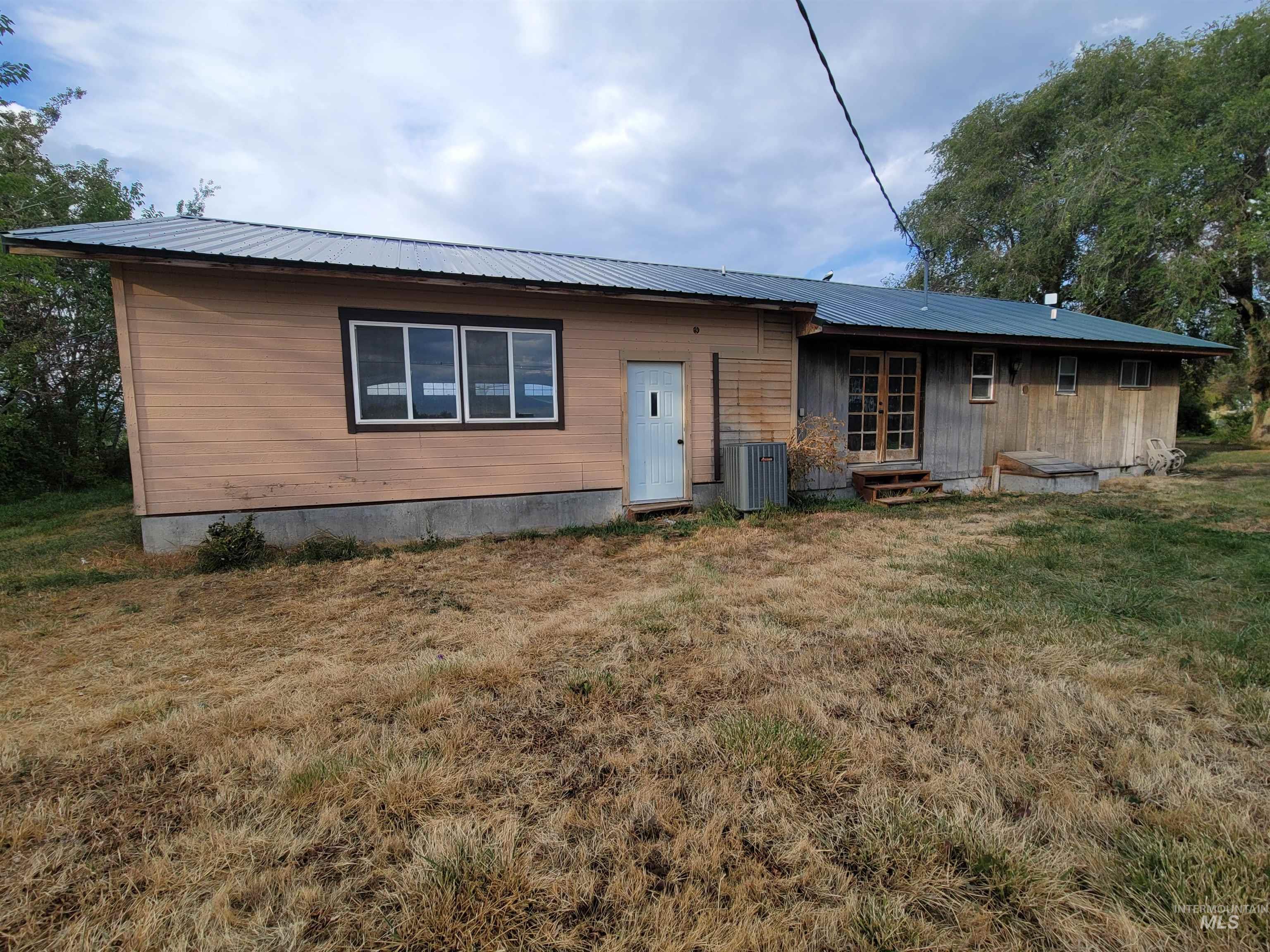 221 Juniper St, Buhl, Idaho 83316, 2 Bedrooms, 1 Bathroom, Residential For Sale, Price $260,000, 98963362