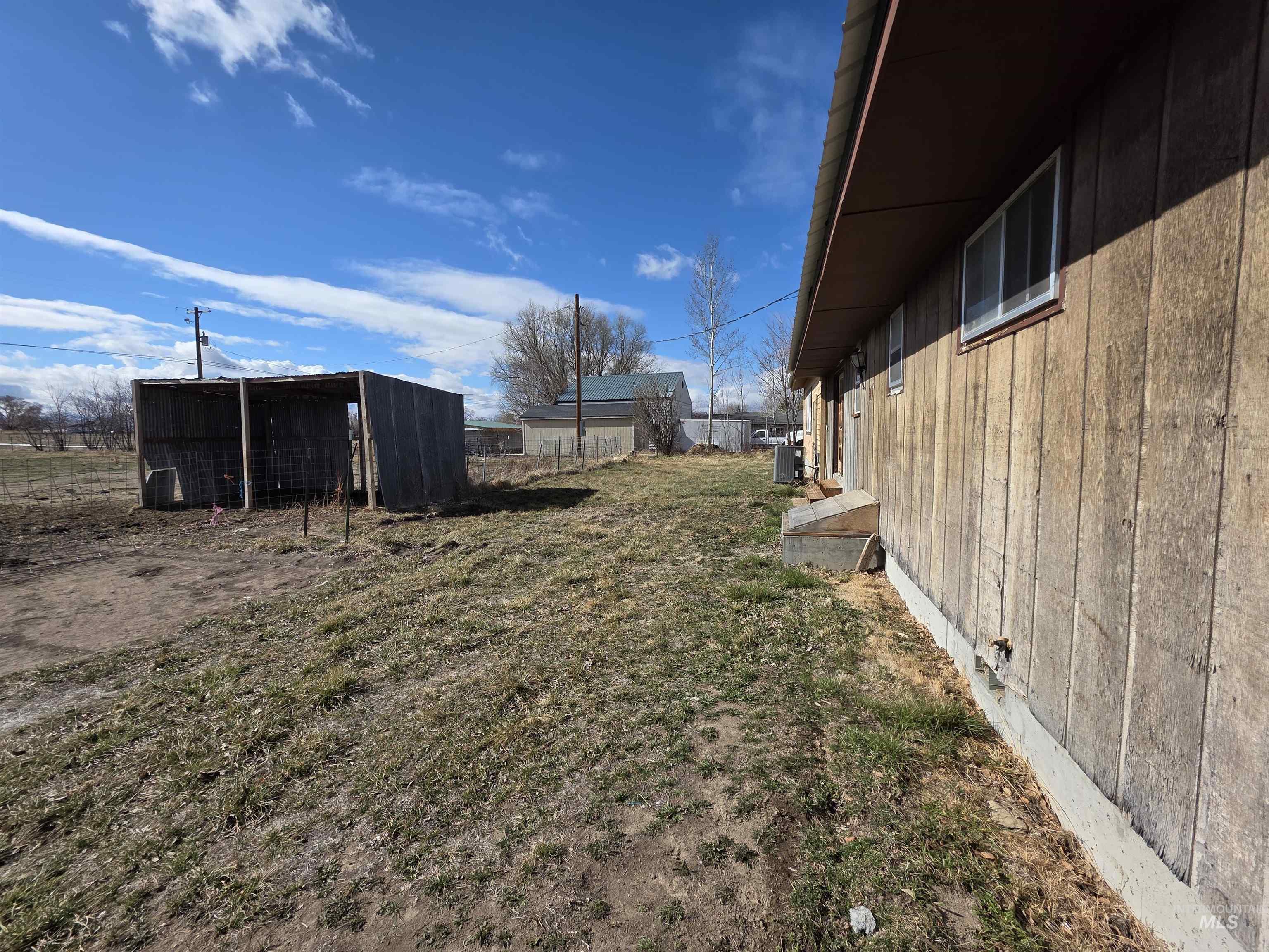 221 Juniper St, Buhl, Idaho 83316, 2 Bedrooms, 1 Bathroom, Residential For Sale, Price $265,000, 98963362