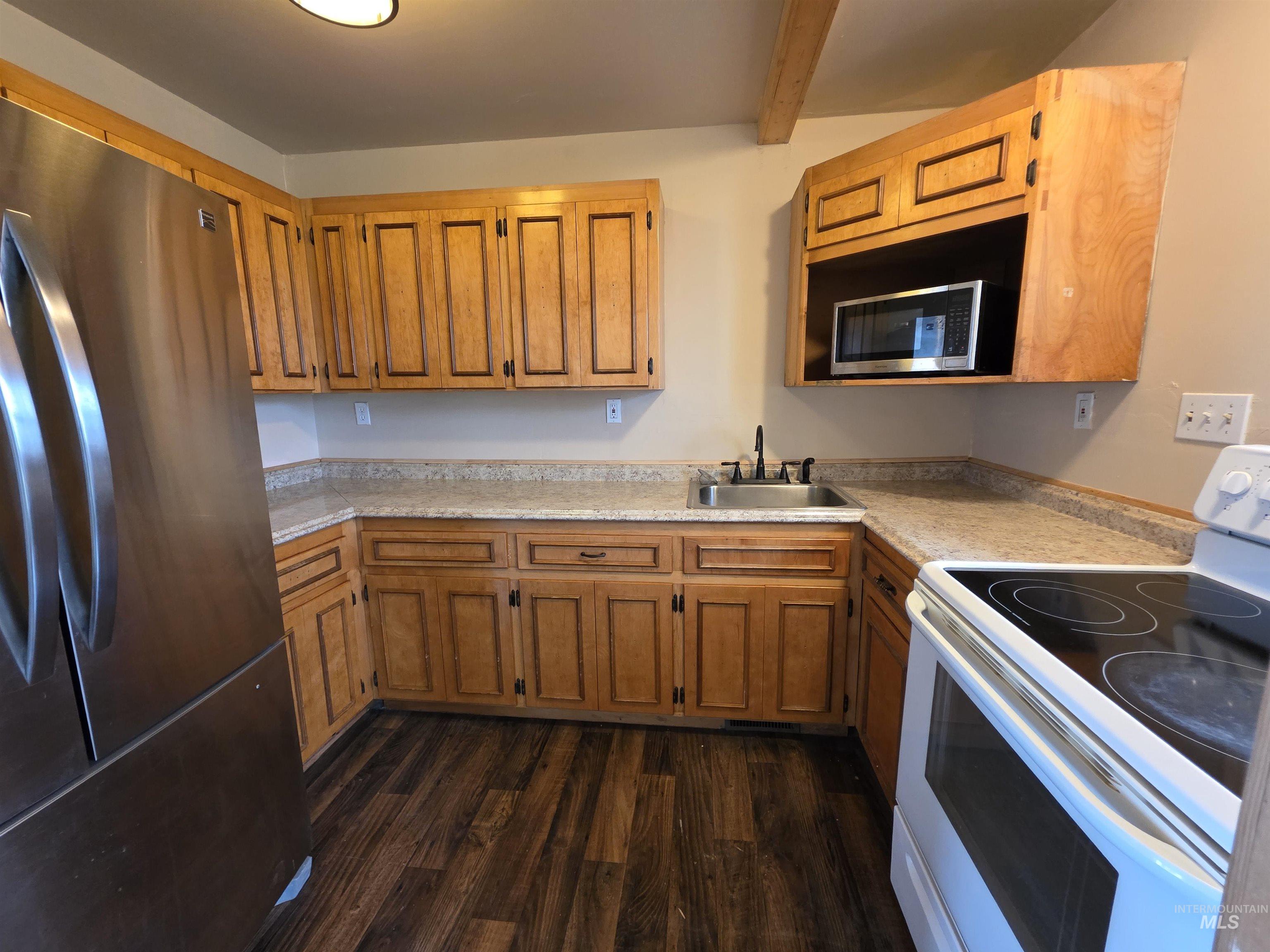 221 Juniper St, Buhl, Idaho 83316, 2 Bedrooms, 1 Bathroom, Residential For Sale, Price $260,000, 98963362