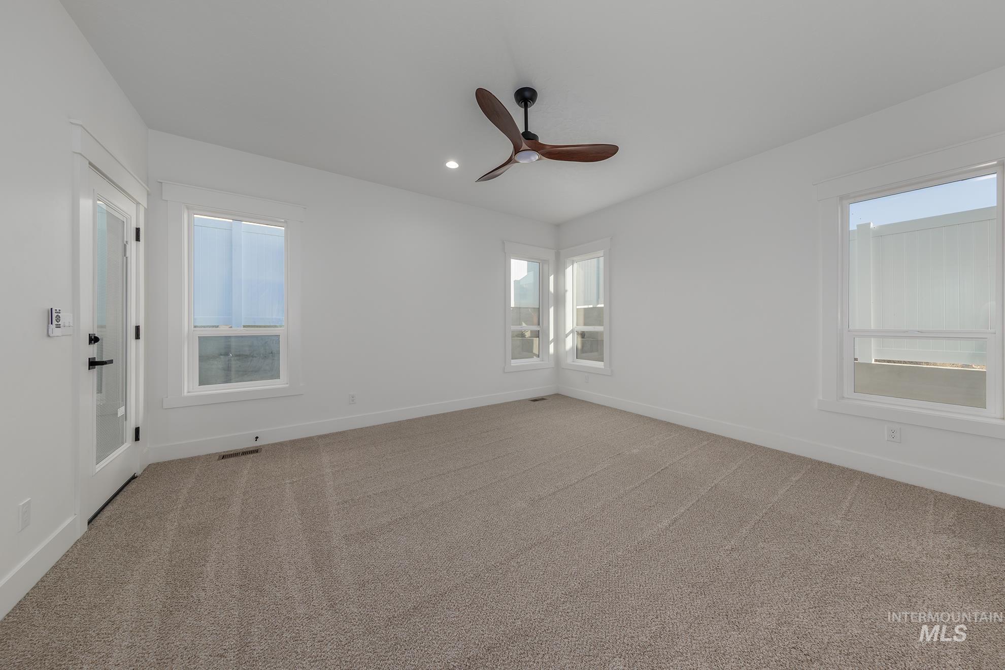 780 Oakmont, Payette, Idaho 83661, 4 Bedrooms, 2.5 Bathrooms, Residential For Sale, Price $590,000,MLS 98963364