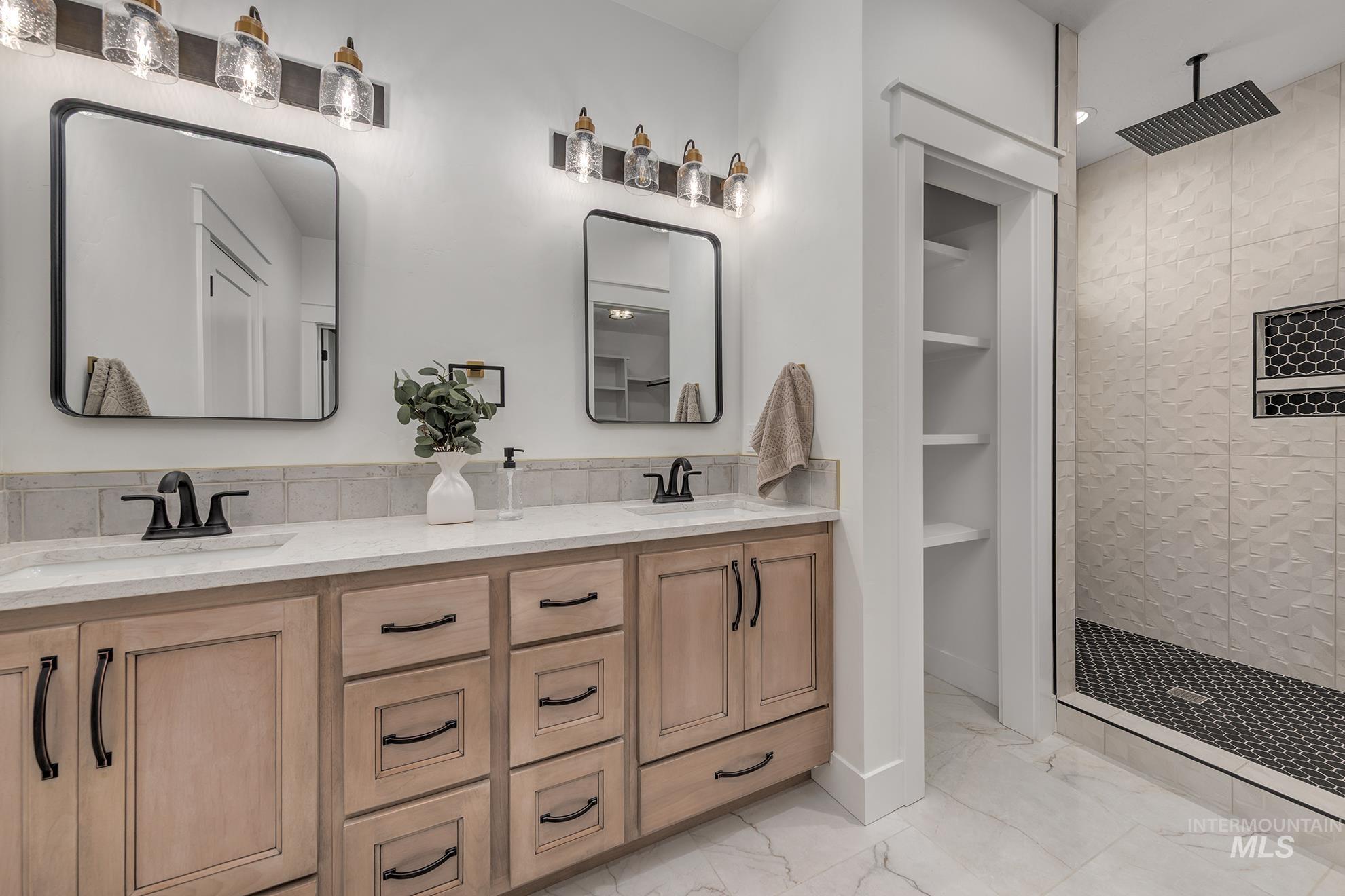 780 Oakmont, Payette, Idaho 83661, 4 Bedrooms, 2.5 Bathrooms, Residential For Sale, Price $590,000,MLS 98963364