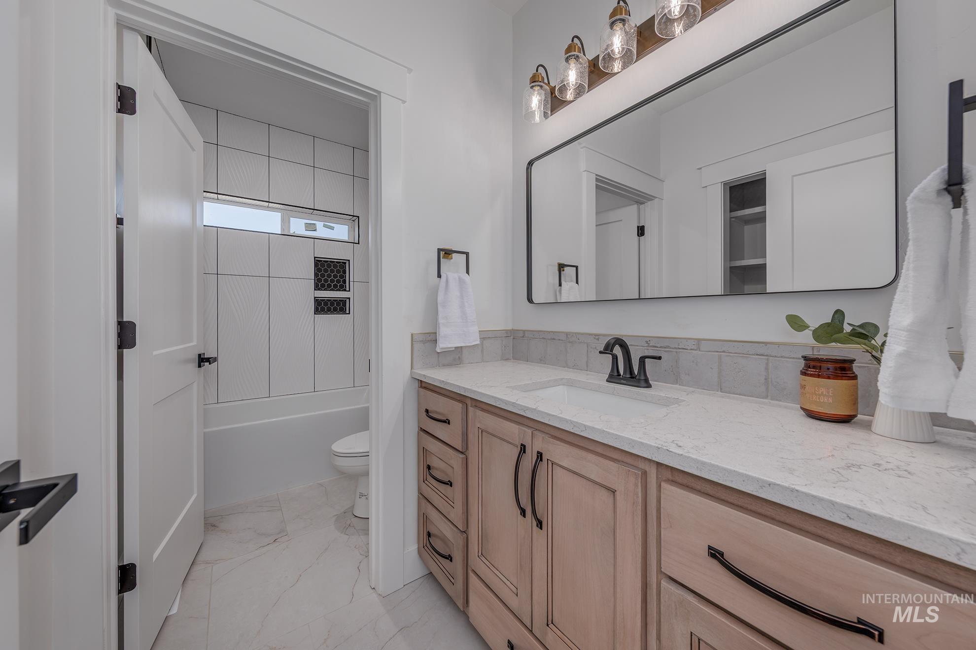 780 Oakmont, Payette, Idaho 83661, 4 Bedrooms, 2.5 Bathrooms, Residential For Sale, Price $590,000,MLS 98963364