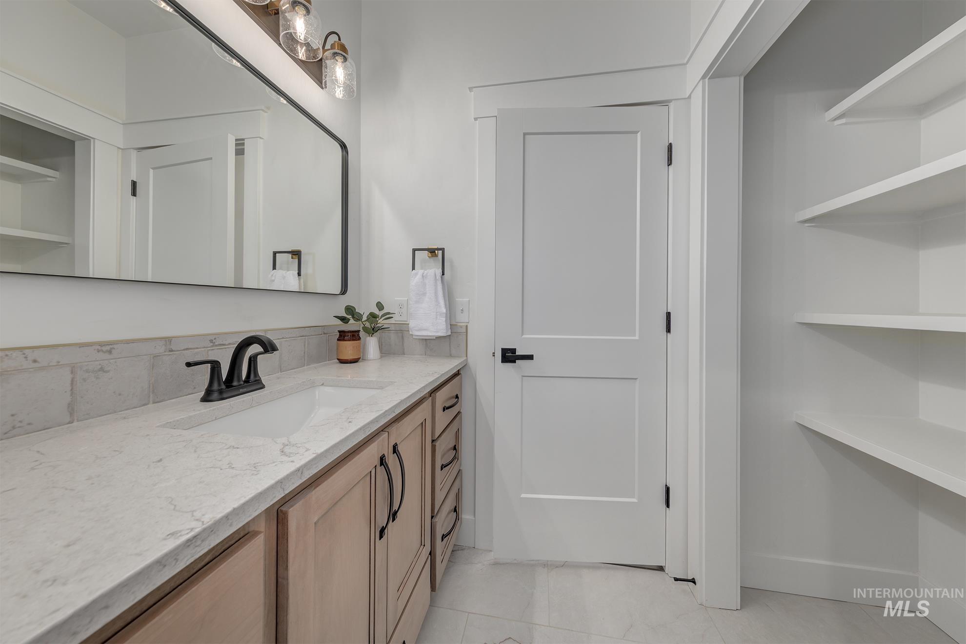 780 Oakmont, Payette, Idaho 83661, 4 Bedrooms, 2.5 Bathrooms, Residential For Sale, Price $590,000,MLS 98963364