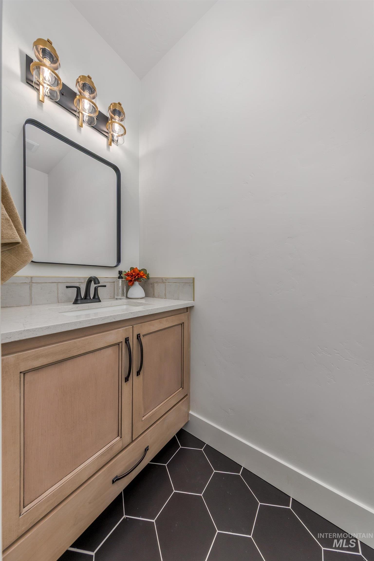 780 Oakmont, Payette, Idaho 83661, 4 Bedrooms, 2.5 Bathrooms, Residential For Sale, Price $590,000,MLS 98963364