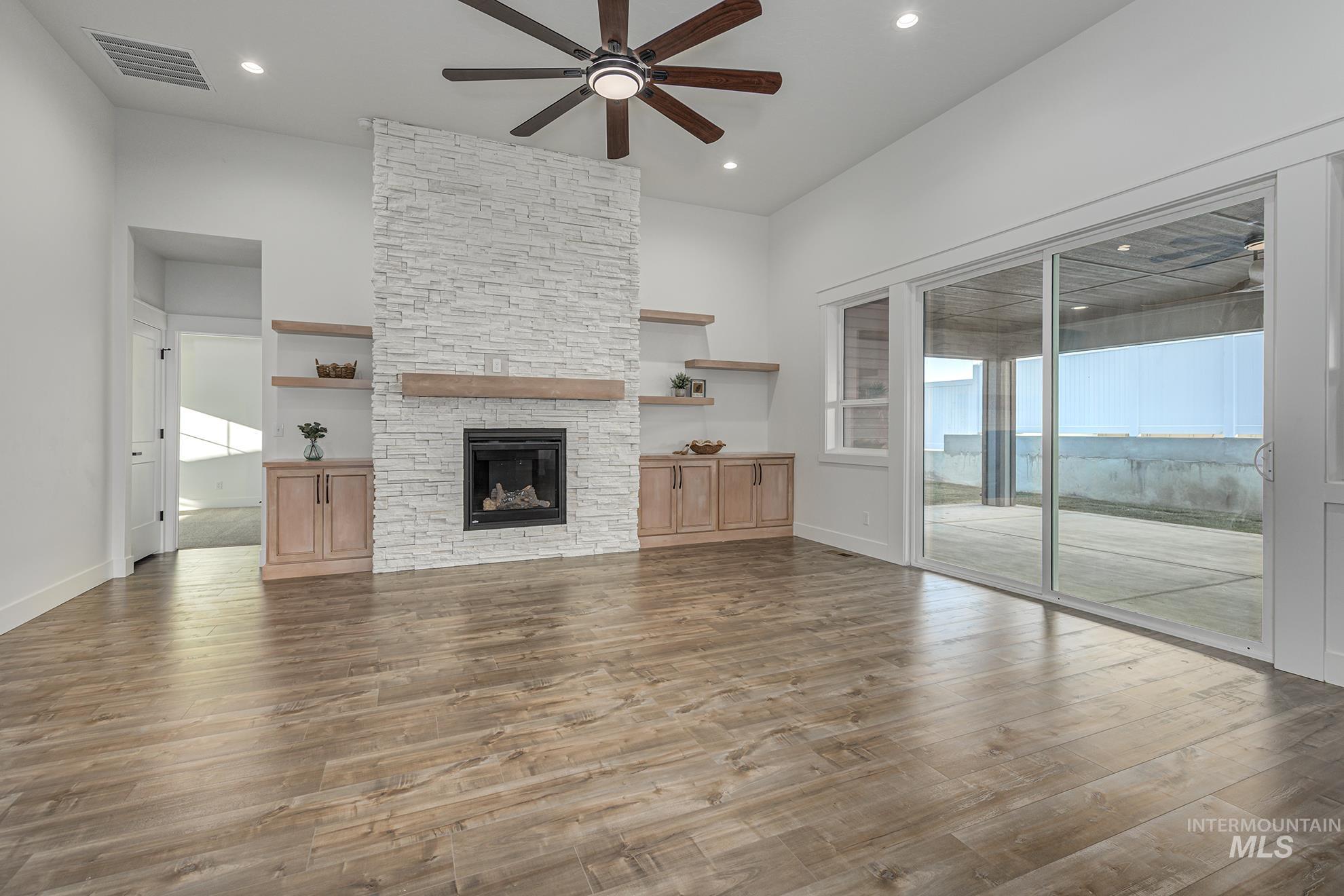 780 Oakmont, Payette, Idaho 83661, 4 Bedrooms, 2.5 Bathrooms, Residential For Sale, Price $590,000,MLS 98963364