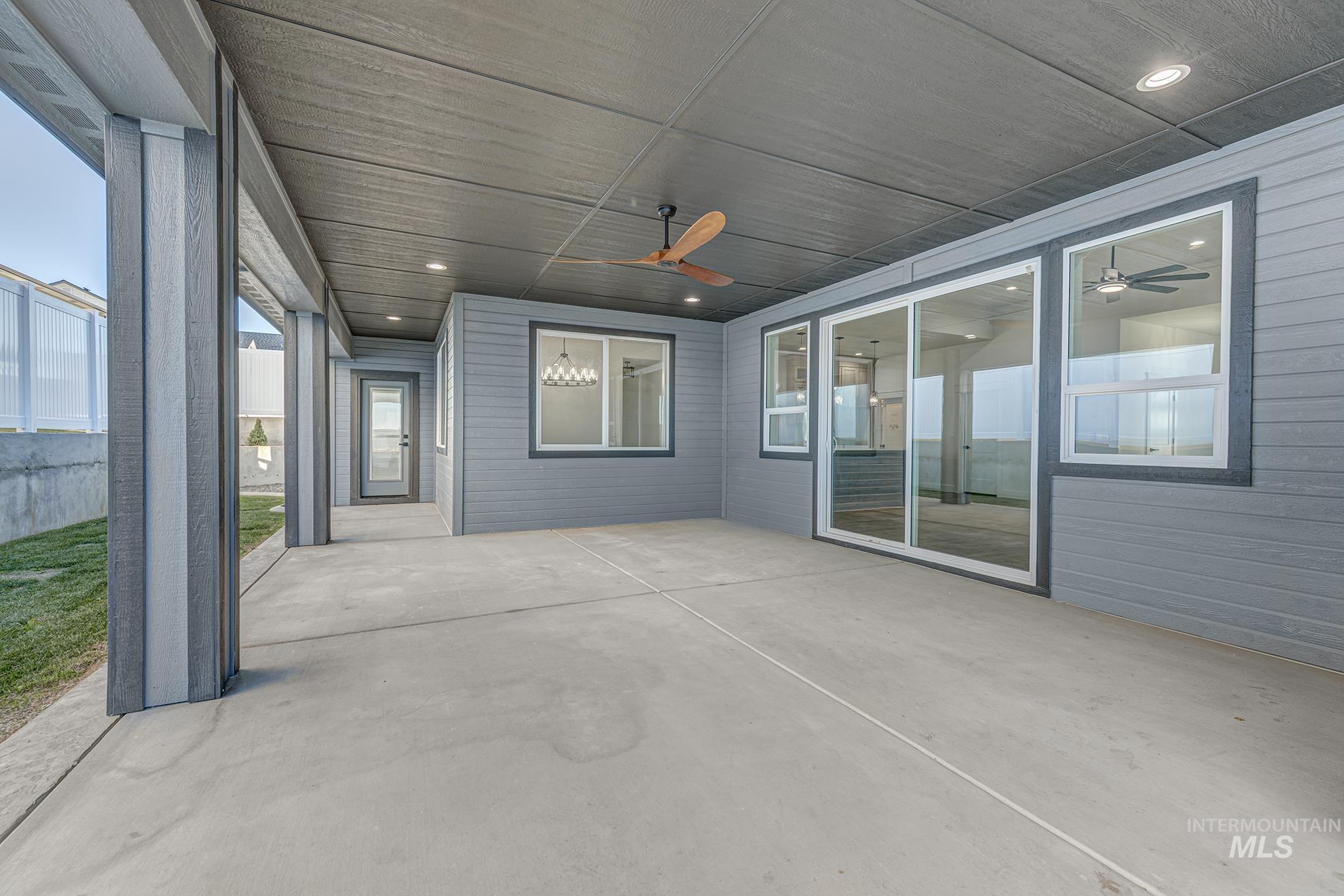 780 Oakmont, Payette, Idaho 83661, 4 Bedrooms, 2.5 Bathrooms, Residential For Sale, Price $590,000,MLS 98963364