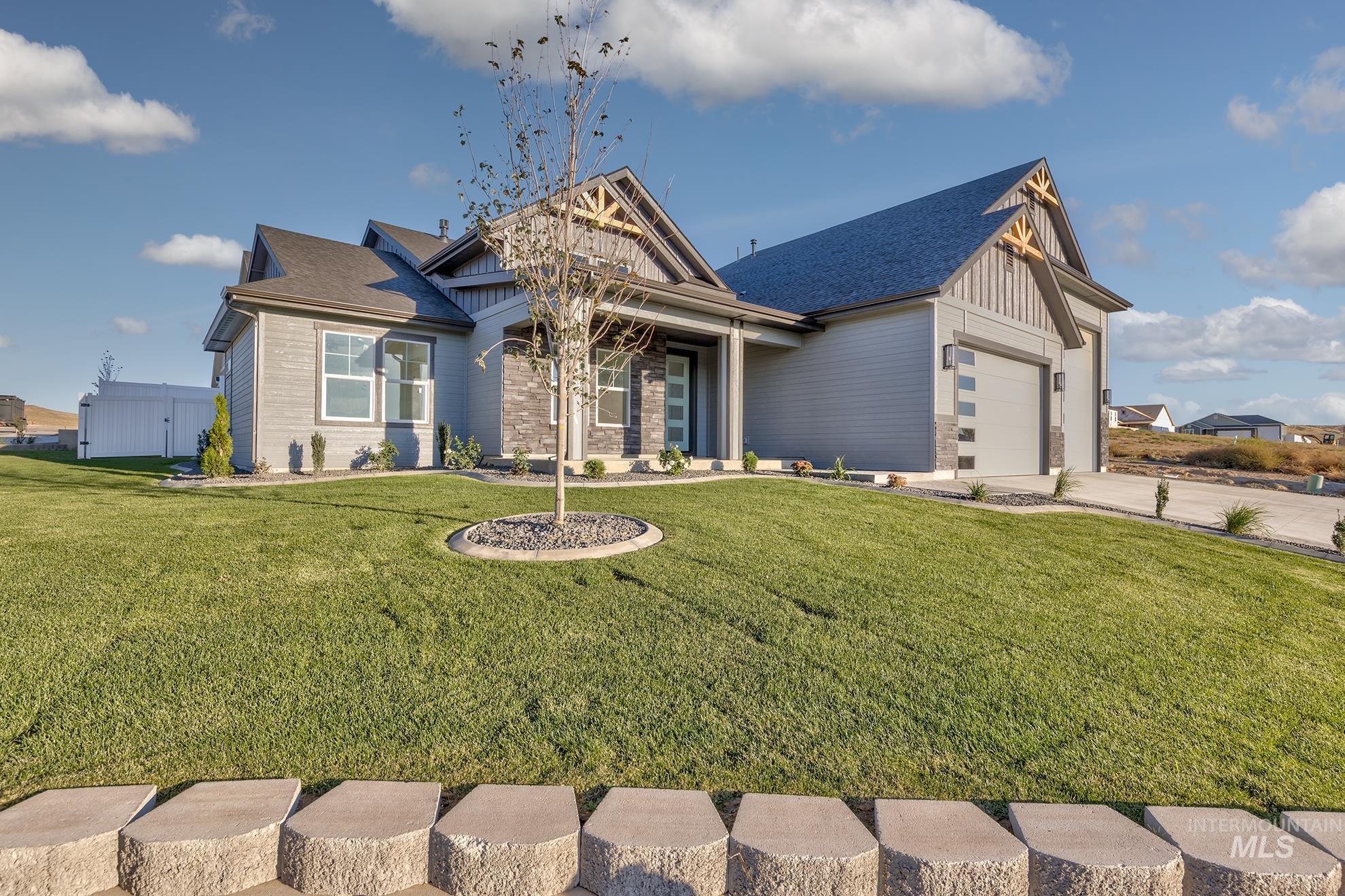 780 Oakmont, Payette, Idaho 83661, 4 Bedrooms, 2.5 Bathrooms, Residential For Sale, Price $590,000,MLS 98963364