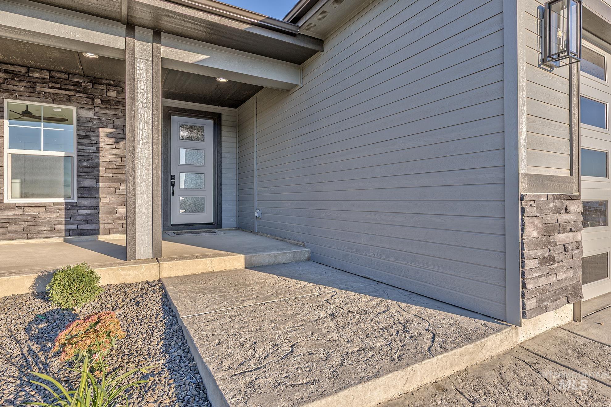 780 Oakmont, Payette, Idaho 83661, 4 Bedrooms, 2.5 Bathrooms, Residential For Sale, Price $590,000,MLS 98963364