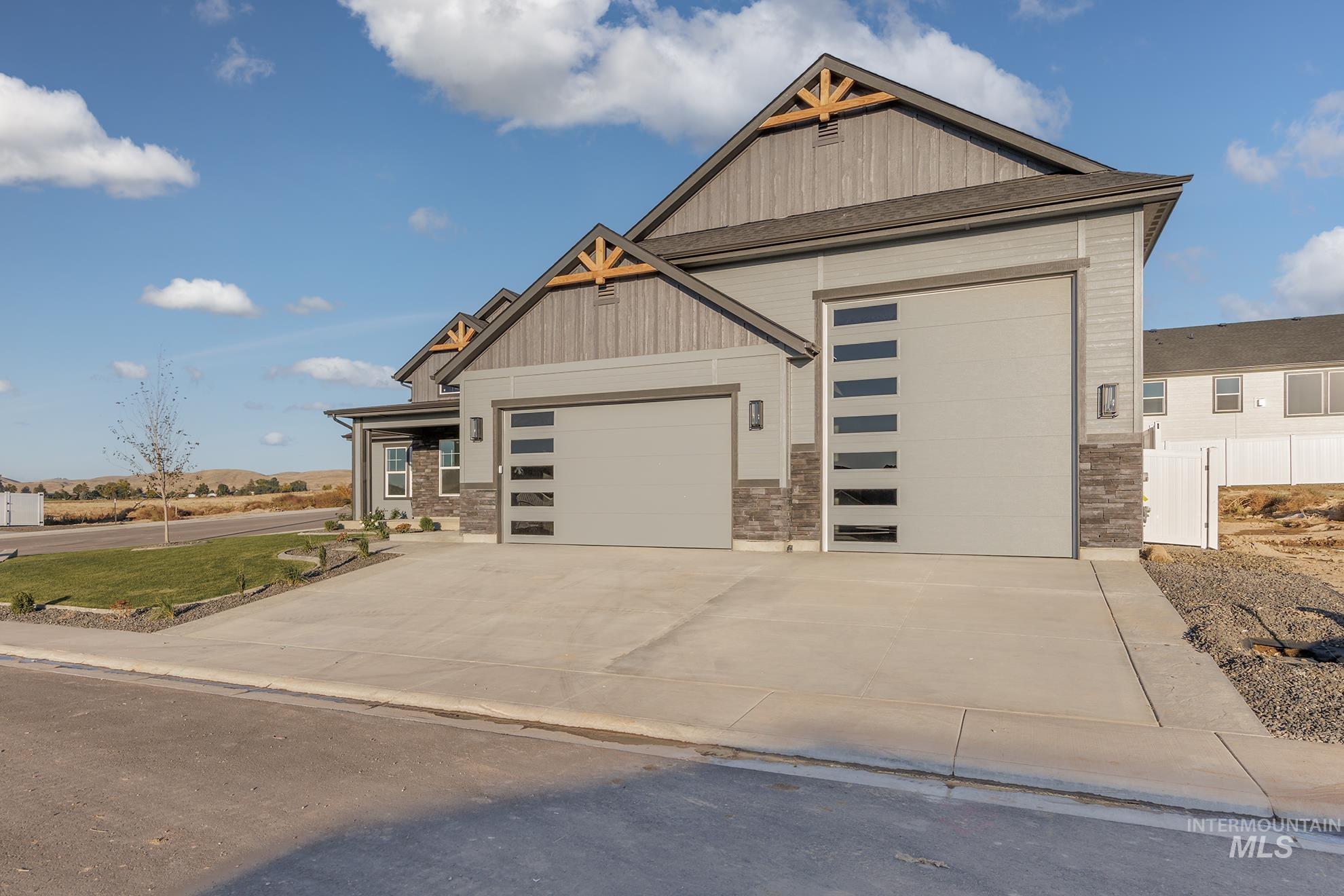 780 Oakmont, Payette, Idaho 83661, 4 Bedrooms, 2.5 Bathrooms, Residential For Sale, Price $590,000,MLS 98963364