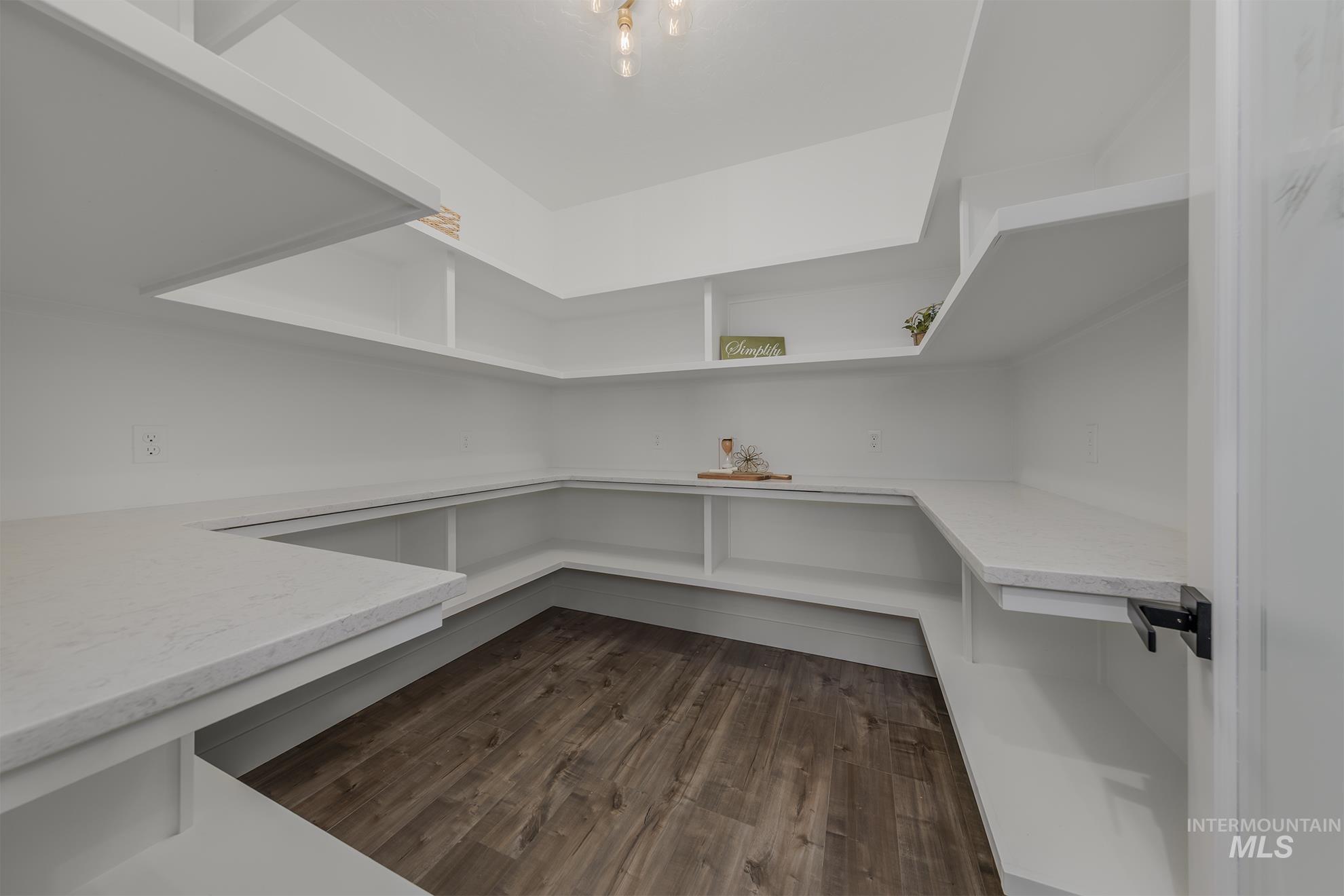 780 Oakmont, Payette, Idaho 83661, 4 Bedrooms, 2.5 Bathrooms, Residential For Sale, Price $590,000,MLS 98963364