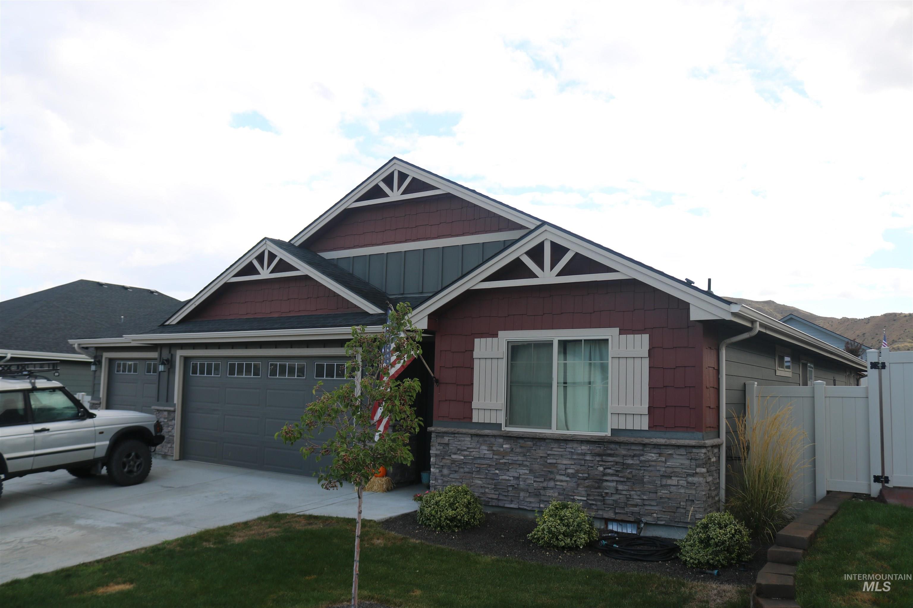 1570 Rome Ave, Emmett, Idaho 83617, 3 Bedrooms, 2 Bathrooms, Residential For Sale, Price $409,900,MLS 98963368