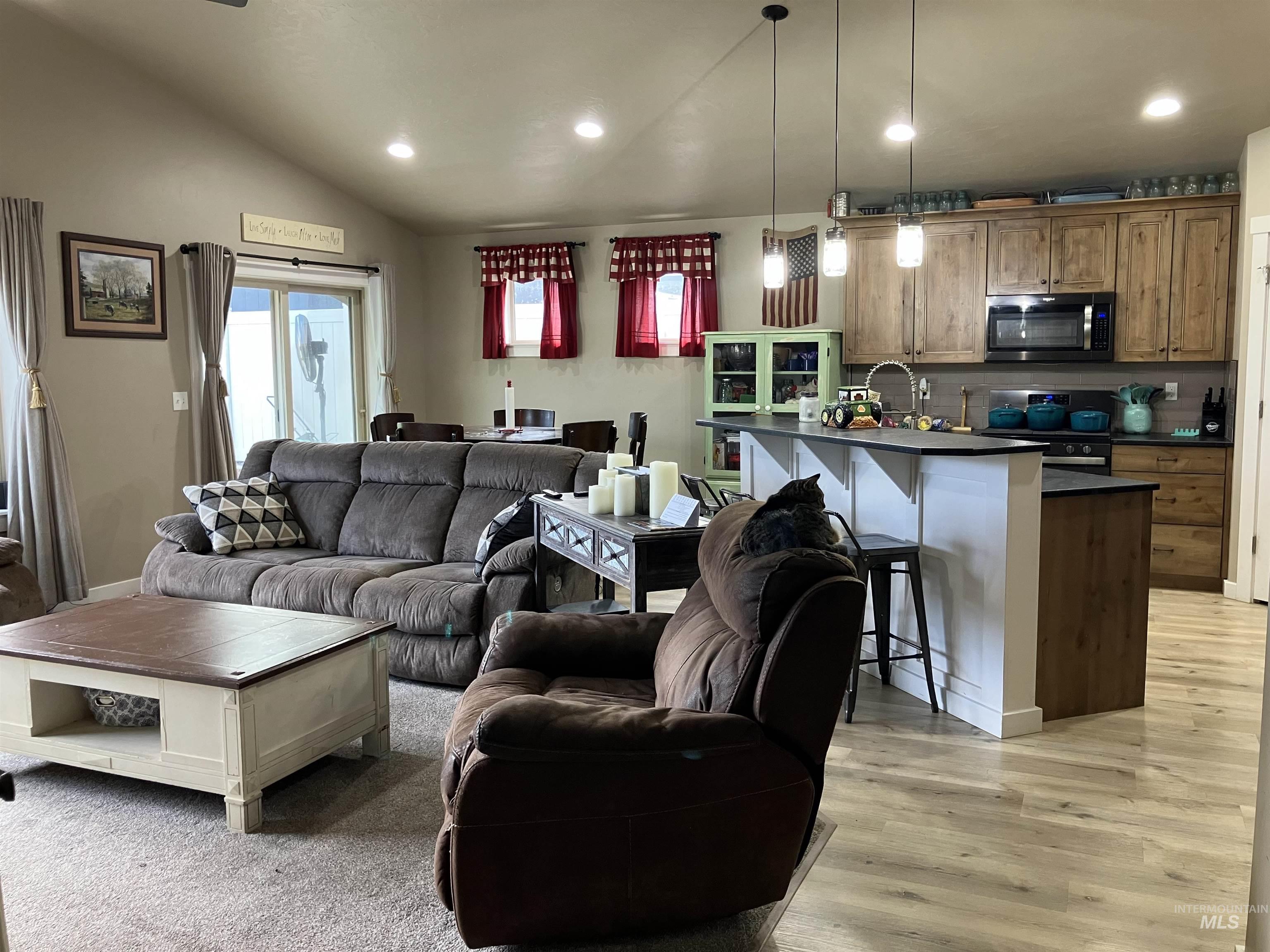 1570 Rome Ave, Emmett, Idaho 83617, 3 Bedrooms, 2 Bathrooms, Residential For Sale, Price $409,900,MLS 98963368