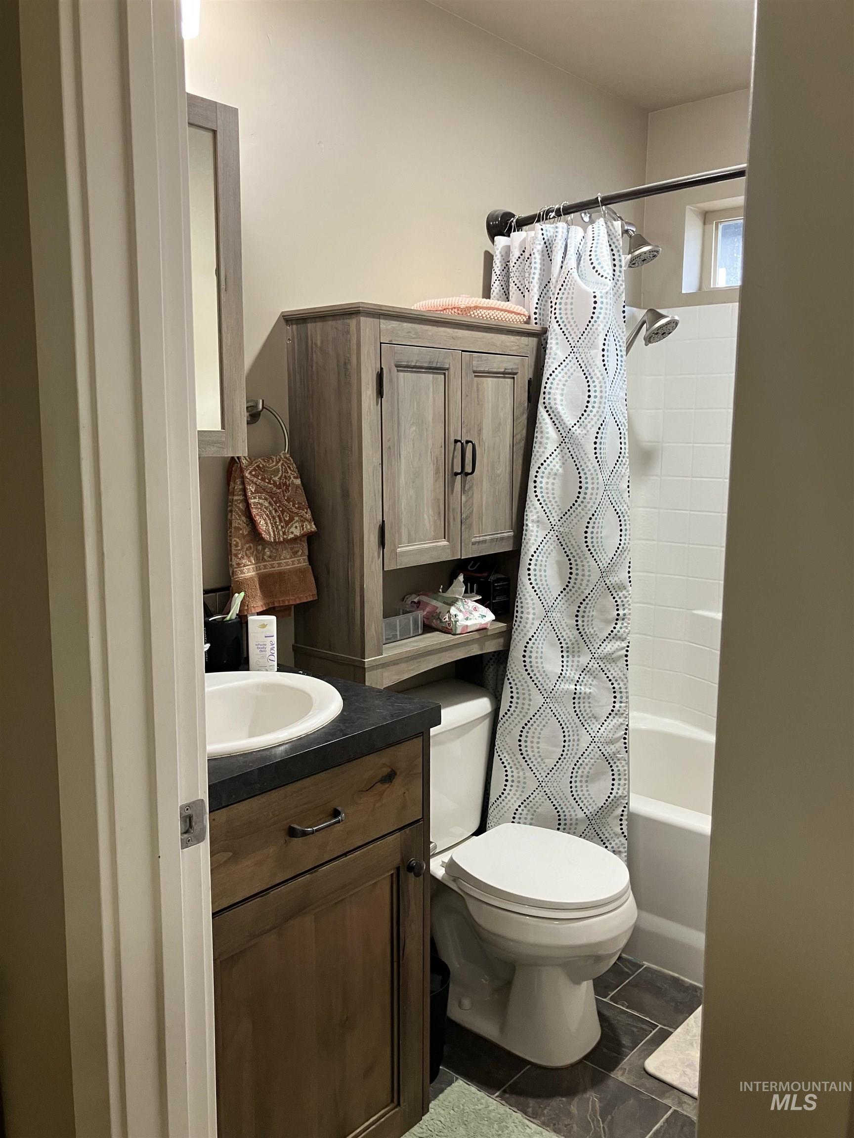 1570 Rome Ave, Emmett, Idaho 83617, 3 Bedrooms, 2 Bathrooms, Residential For Sale, Price $409,900,MLS 98963368