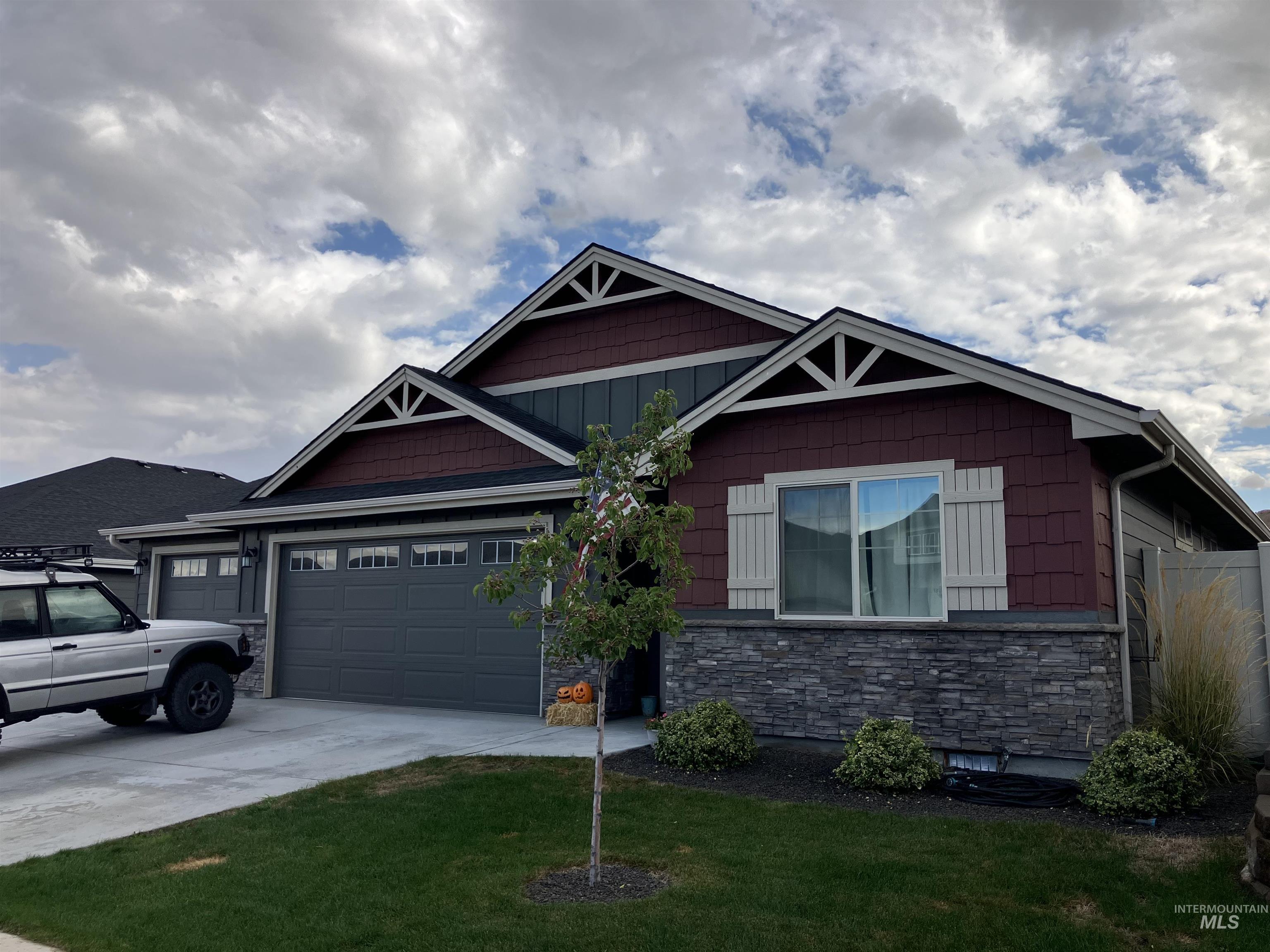 1570 Rome Ave, Emmett, Idaho 83617, 3 Bedrooms, 2 Bathrooms, Residential For Sale, Price $409,900,MLS 98963368