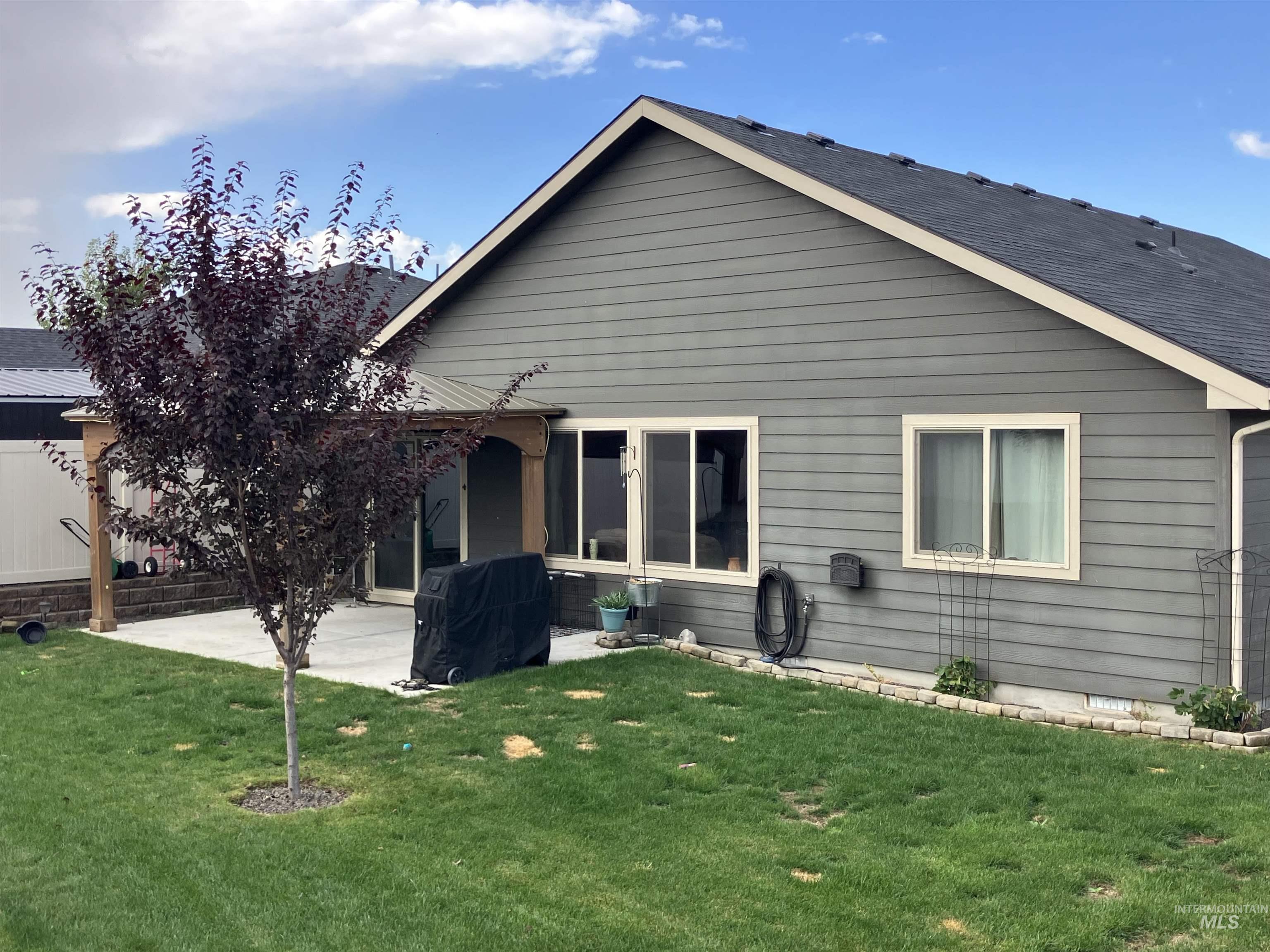 1570 Rome Ave, Emmett, Idaho 83617, 3 Bedrooms, 2 Bathrooms, Residential For Sale, Price $409,900,MLS 98963368