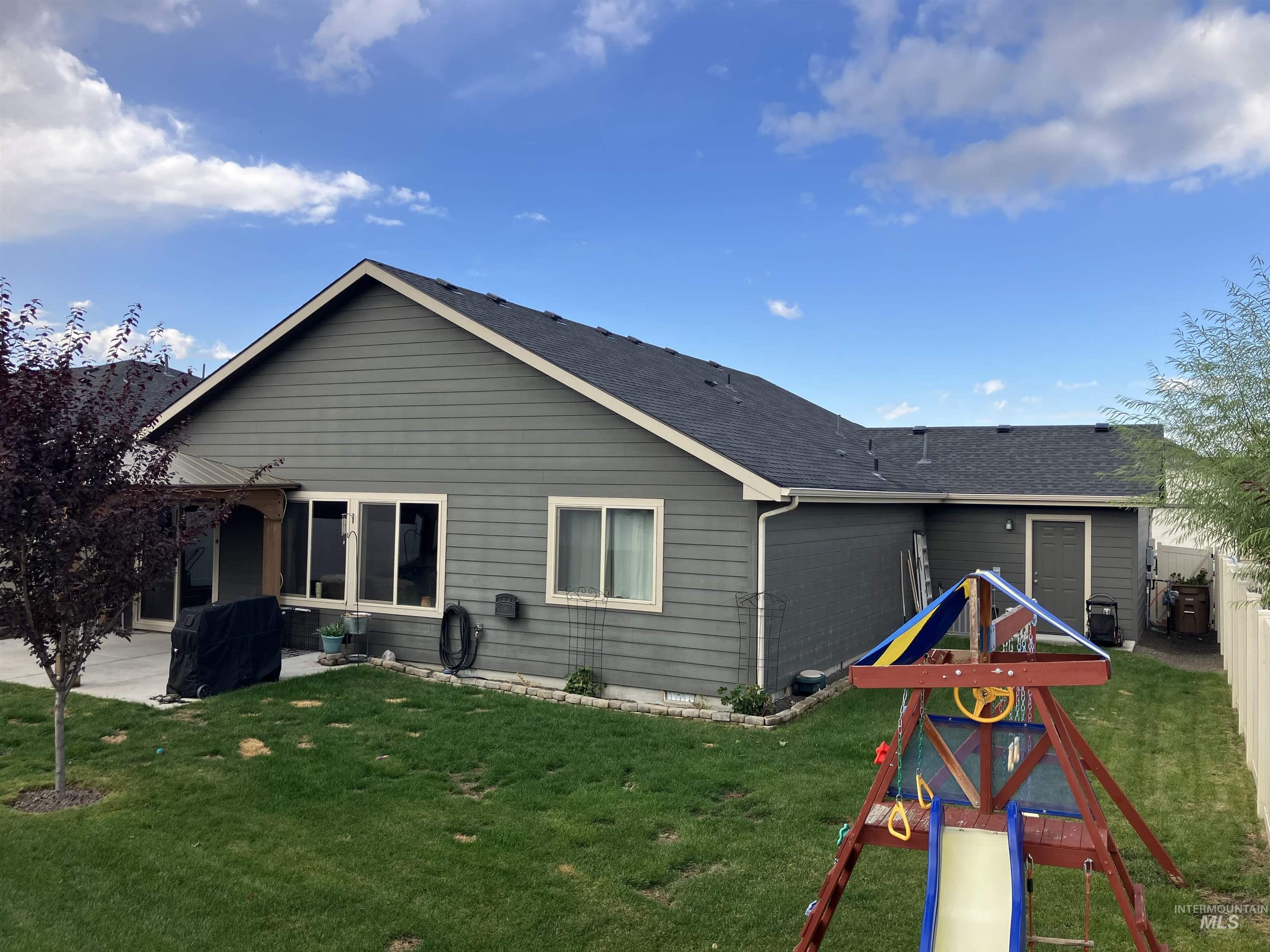 1570 Rome Ave, Emmett, Idaho 83617, 3 Bedrooms, 2 Bathrooms, Residential For Sale, Price $409,900,MLS 98963368