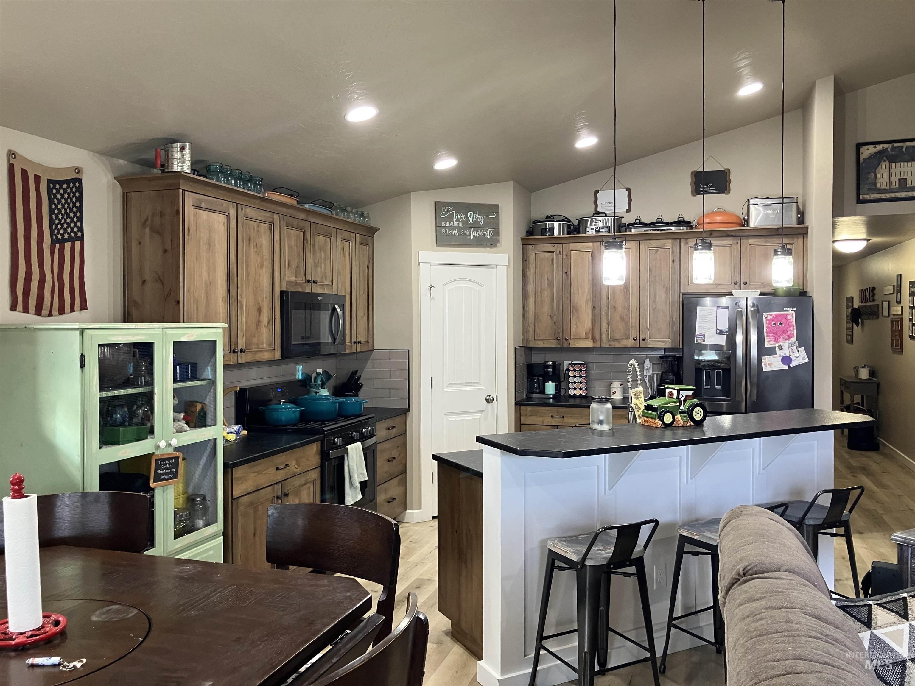 1570 Rome Ave, Emmett, Idaho 83617, 3 Bedrooms, 2 Bathrooms, Residential For Sale, Price $409,900,MLS 98963368