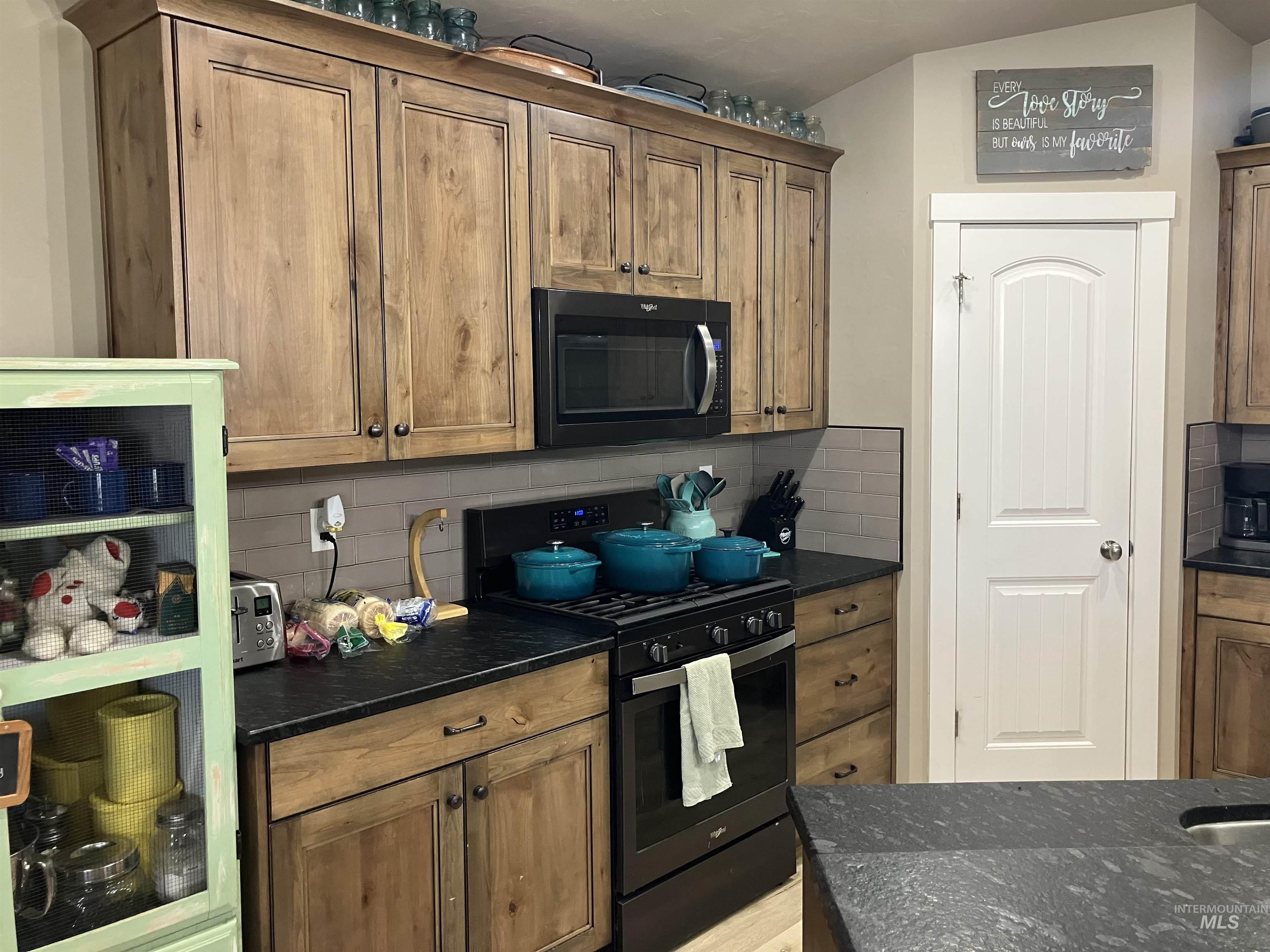 1570 Rome Ave, Emmett, Idaho 83617, 3 Bedrooms, 2 Bathrooms, Residential For Sale, Price $409,900,MLS 98963368