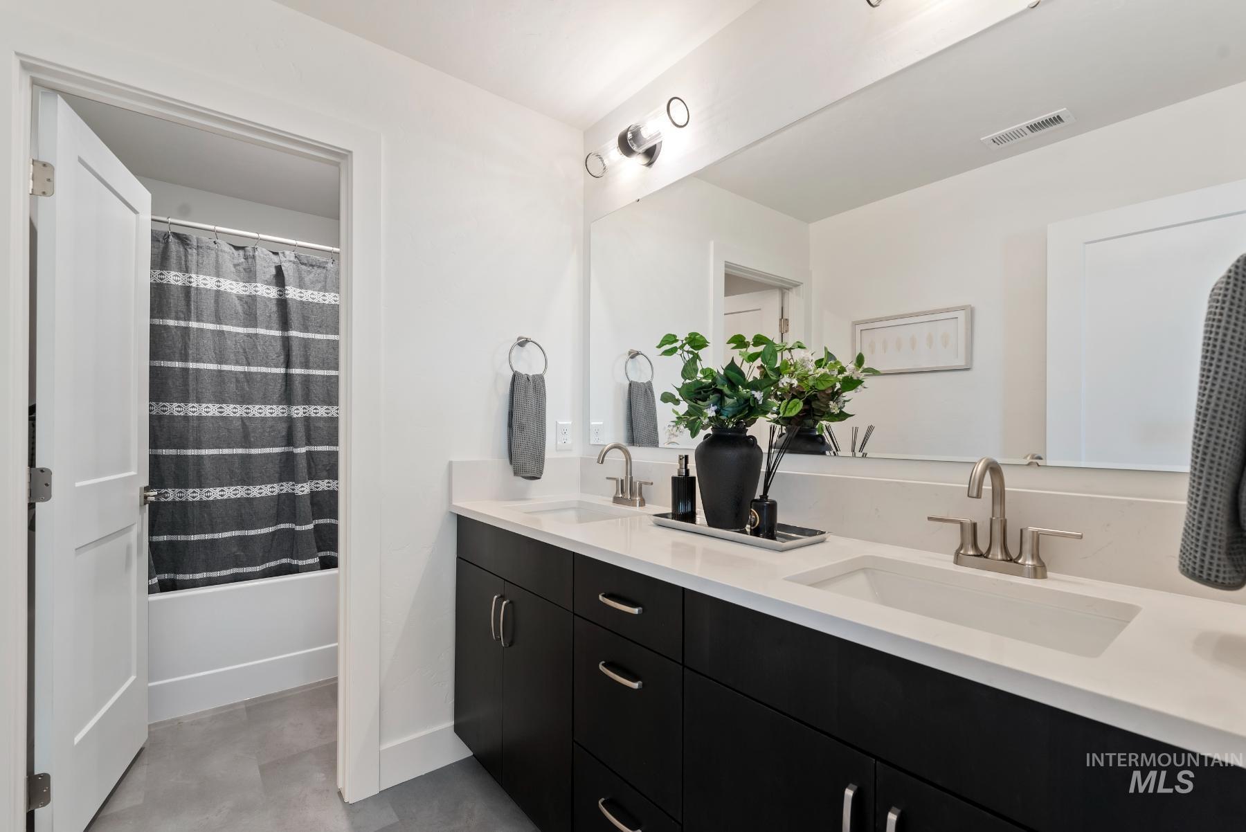 1319 W Malbar St., Meridian, Idaho 83646, 4 Bedrooms, 3 Bathrooms, Residential For Sale, Price $724,800,MLS 98963391