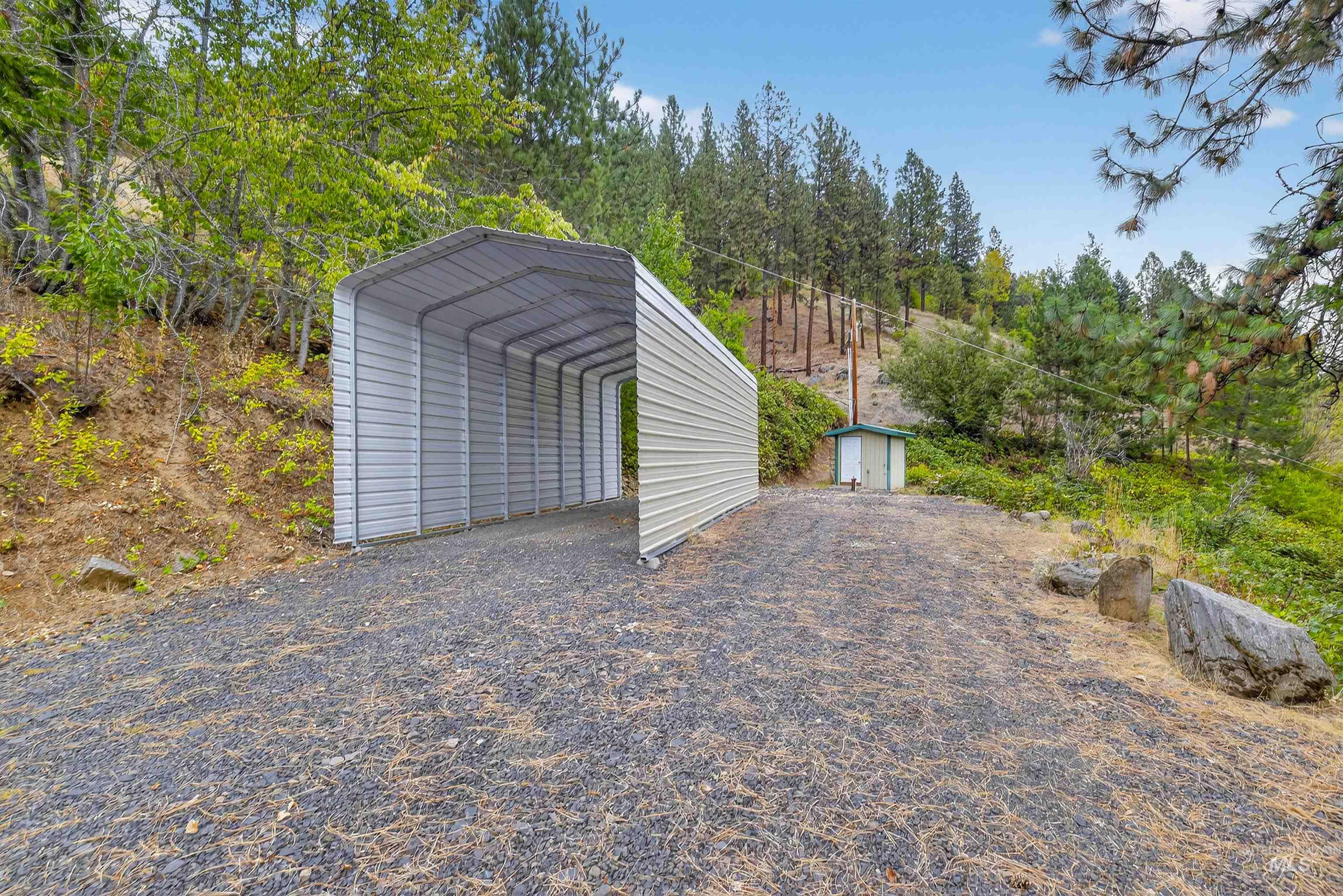 283 Quail Dr, Ahsahka, Idaho 83520, 2 Bedrooms, 2 Bathrooms, Residential For Sale, Price $599,000,MLS 98963401