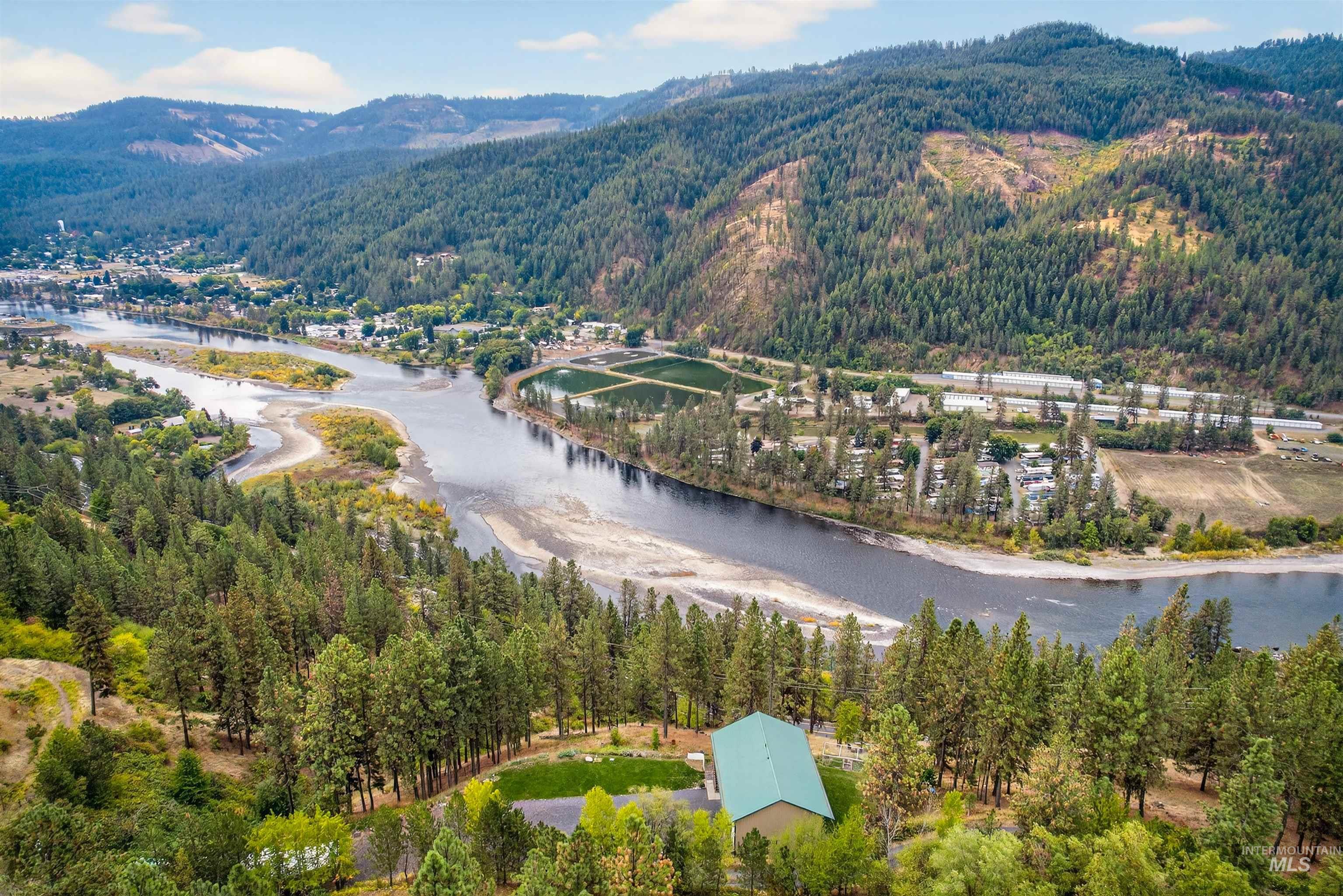 283 Quail Dr, Ahsahka, Idaho 83520, 2 Bedrooms, 2 Bathrooms, Residential For Sale, Price $599,000,MLS 98963401