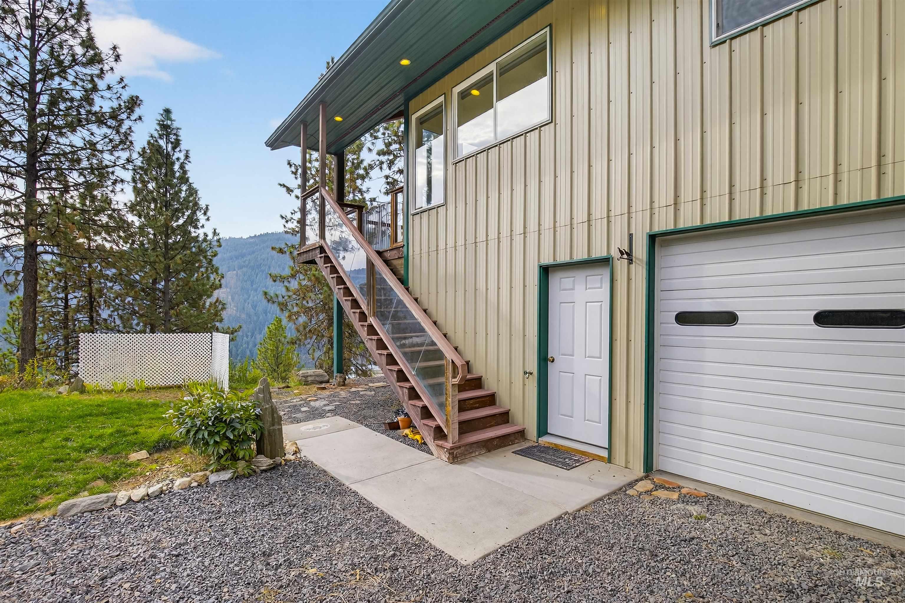 283 Quail Dr, Ahsahka, Idaho 83520, 2 Bedrooms, 2 Bathrooms, Residential For Sale, Price $599,000,MLS 98963401