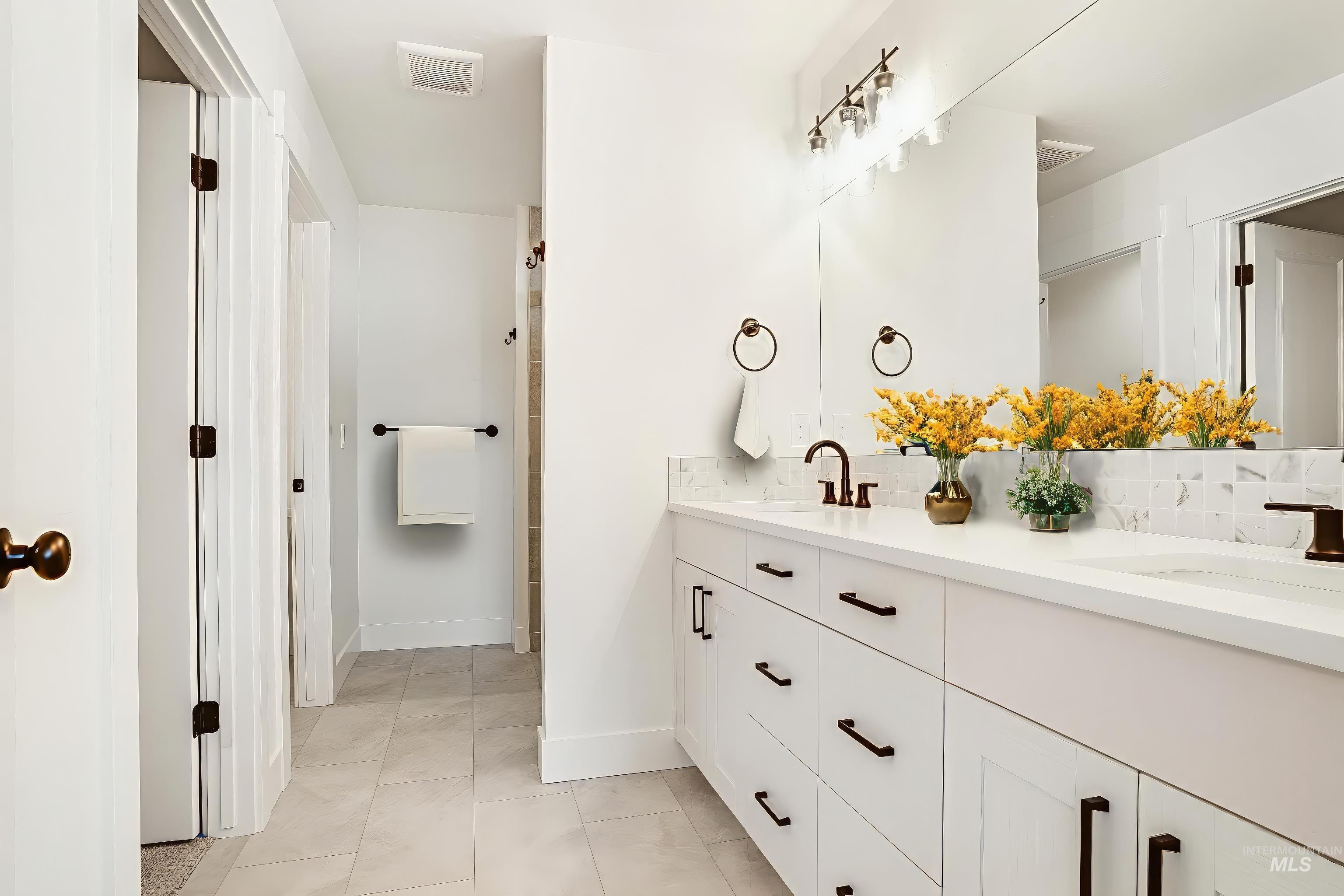 6721 S Kirsten Way, Eagle, Idaho 83629, 4 Bedrooms, 2.5 Bathrooms, Residential For Sale, Price $766,700,MLS 98963403