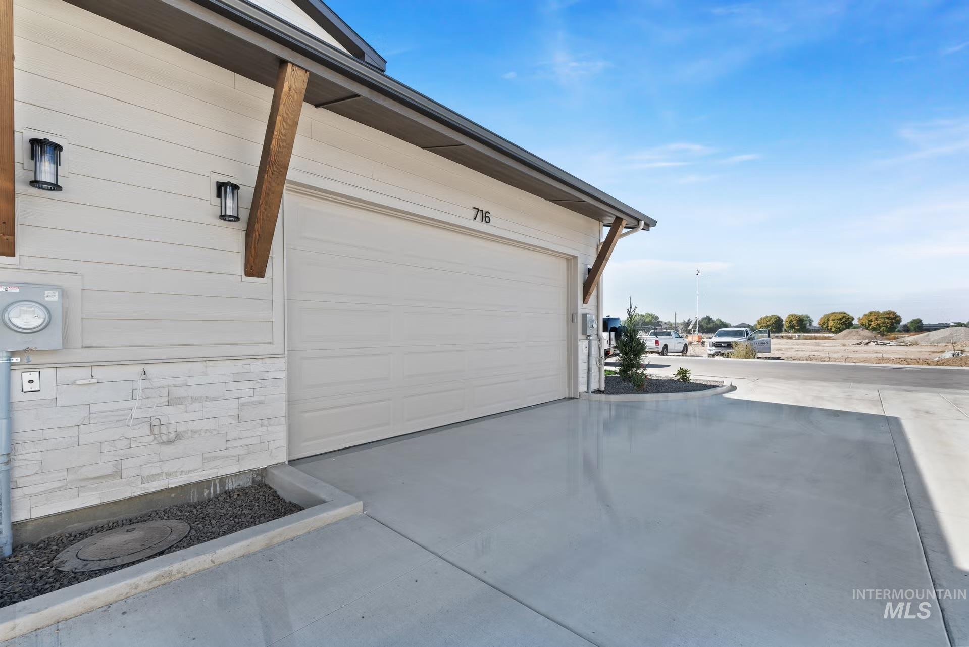 716 S Calhoun Lane, Star, Idaho 83669, 2 Bedrooms, 2.5 Bathrooms, Residential For Sale, Price $393,880,MLS 98963413