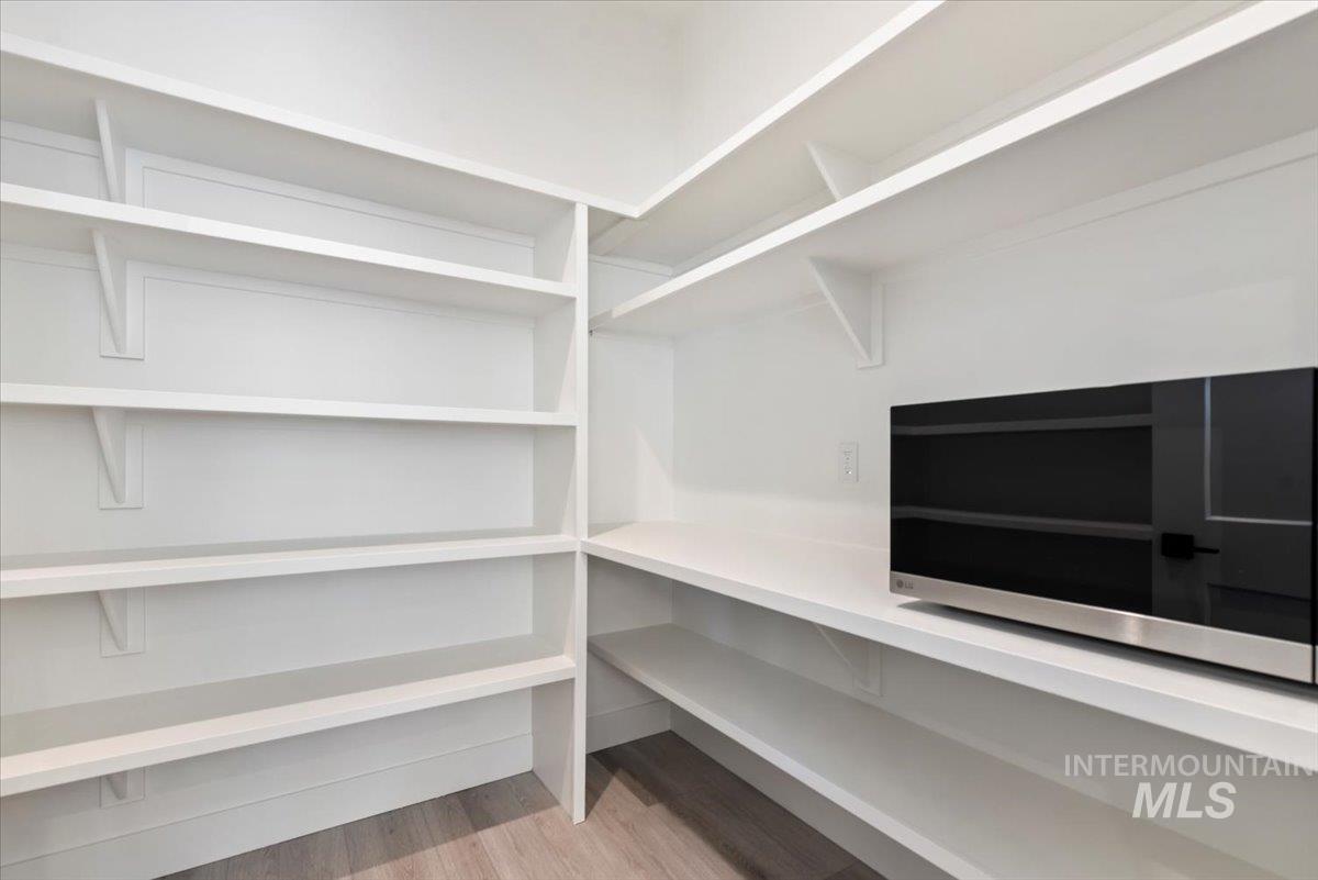 2391 E Snocreek Dr, Eagle, Idaho 83616, 3 Bedrooms, 2.5 Bathrooms, Residential For Sale, Price $799,900,MLS 98963423