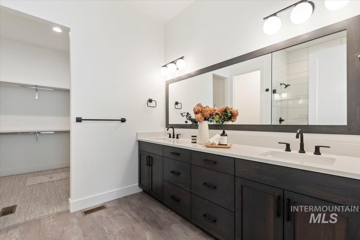 2391 E Snocreek Dr, Eagle, Idaho 83616, 3 Bedrooms, 2.5 Bathrooms, Residential For Sale, Price $799,900,MLS 98963423