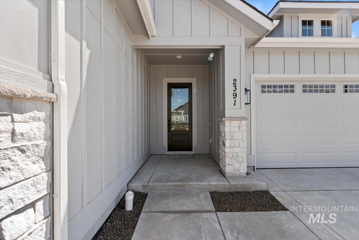 2391 E Snocreek Dr, Eagle, Idaho 83616, 3 Bedrooms, 2.5 Bathrooms, Residential For Sale, Price $799,900,MLS 98963423